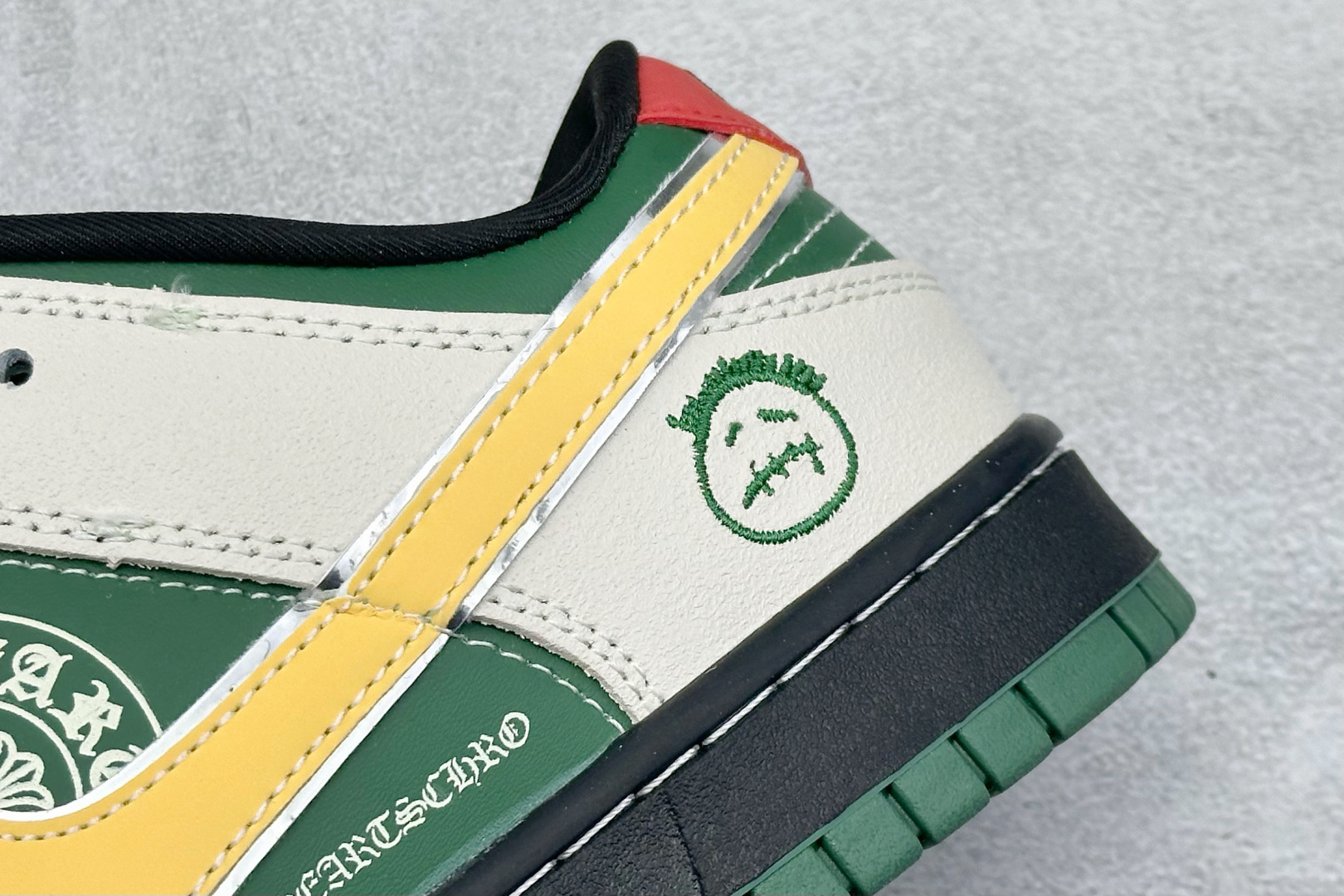 XC版Nike SB Dunk Low“ 克罗心联名——绿黄鬼脸” 周年高端定制 低帮休闲板鞋 DG2025-002