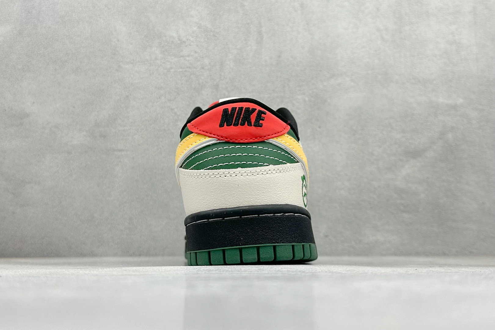 XC版Nike SB Dunk Low“ 克罗心联名——绿黄鬼脸” 周年高端定制 低帮休闲板鞋 DG2025-002