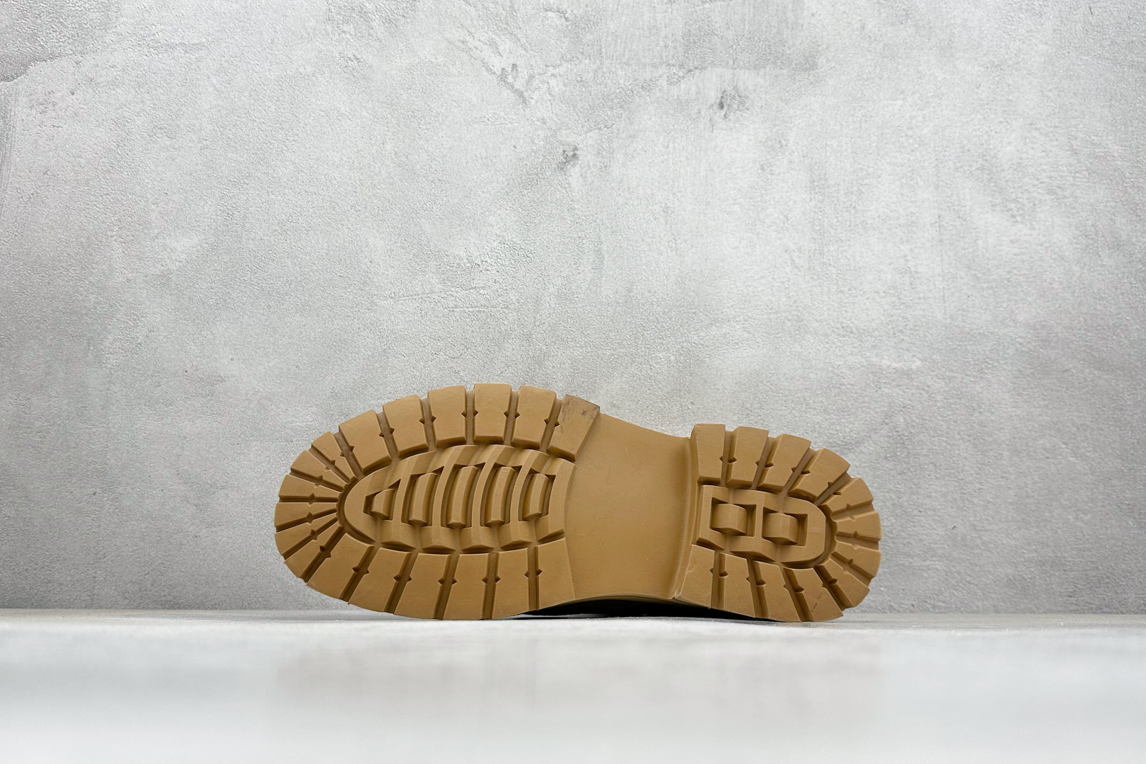 240 Timberland 天伯伦/添柏岚经典款 25ss新款中帮 TB23063