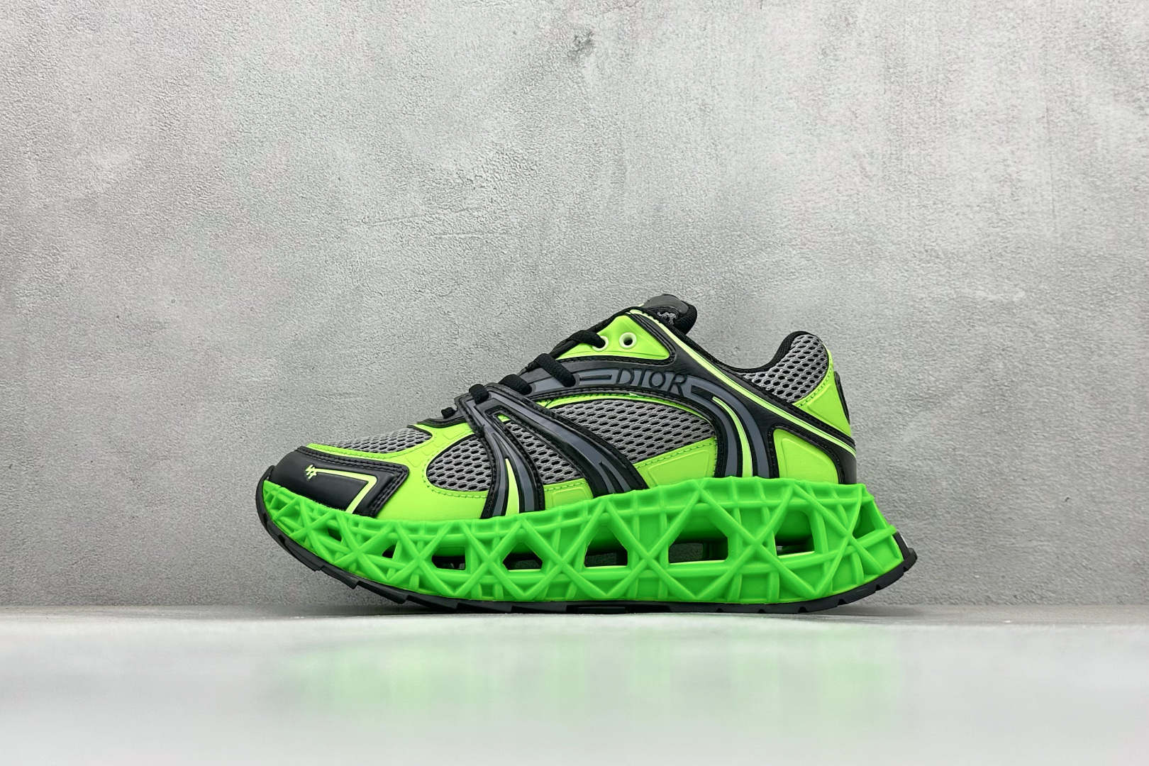 P360 最新配色集合 Dior x Kaws迪奥 联名款B35胶囊系列 镂空 网面