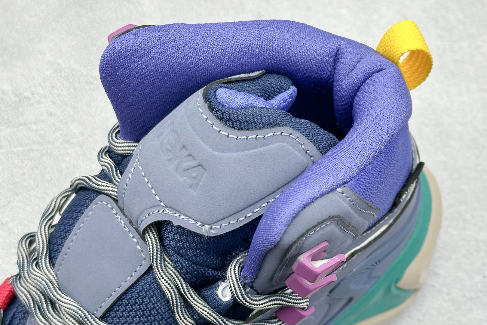 260 BF版HOKA ONE ONE KAHA 3 HIGH GTX 高帮专业越野跑步鞋 1162530/VMN