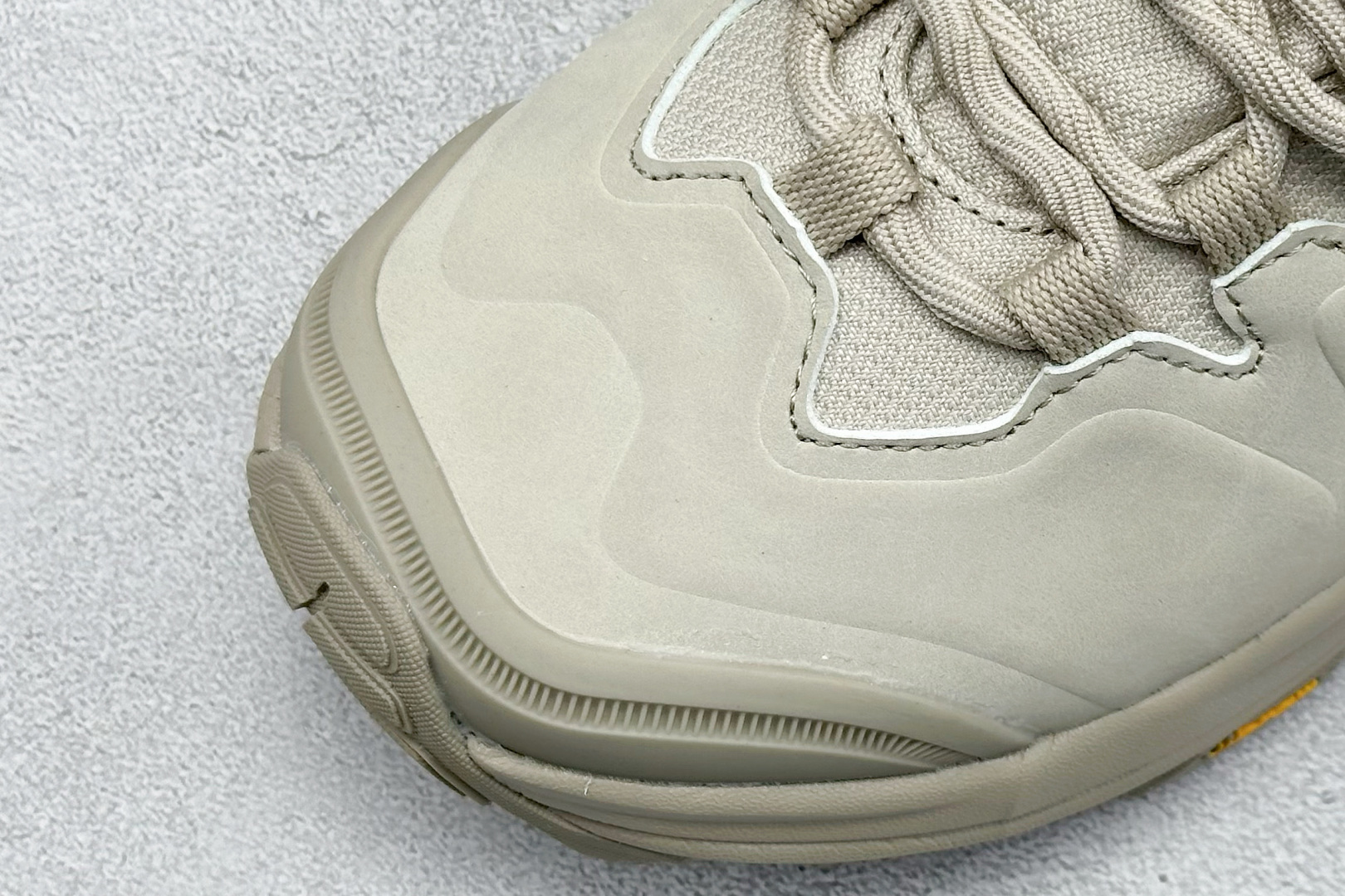 260 HOKA ONE ONE KAHA 3 HIGH GTX 高帮专业越野跑步鞋 1162530/RWL