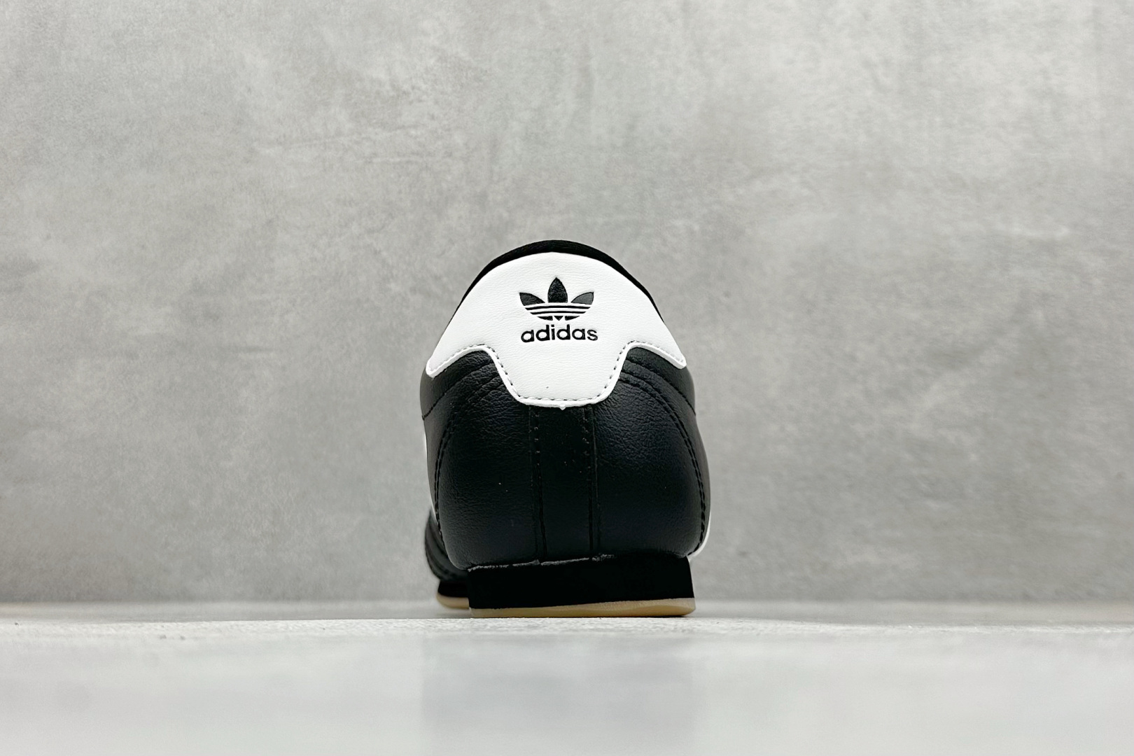 150 Adidas Originals Taekwondo 阿迪包裏性运动舒适防滑耐磨低帮训练鞋 JS1193