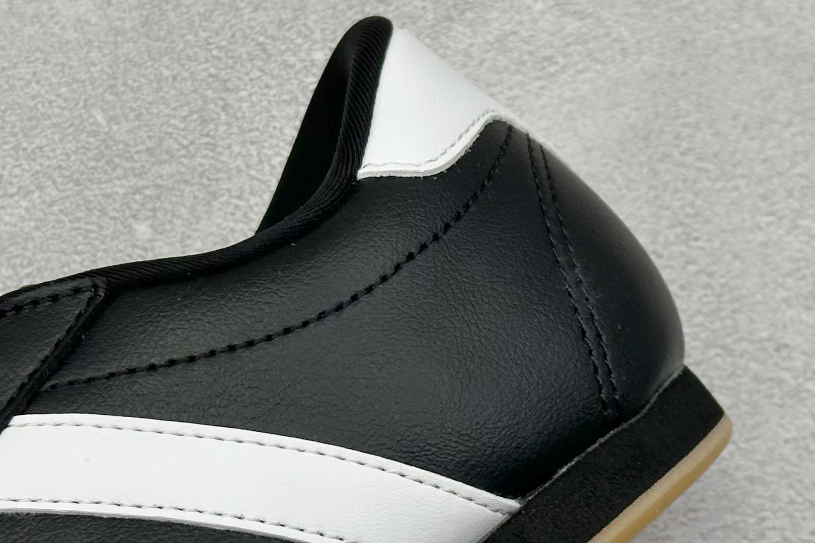 150 Adidas Originals Taekwondo 阿迪包裏性运动舒适防滑耐磨低帮训练鞋 JS1193