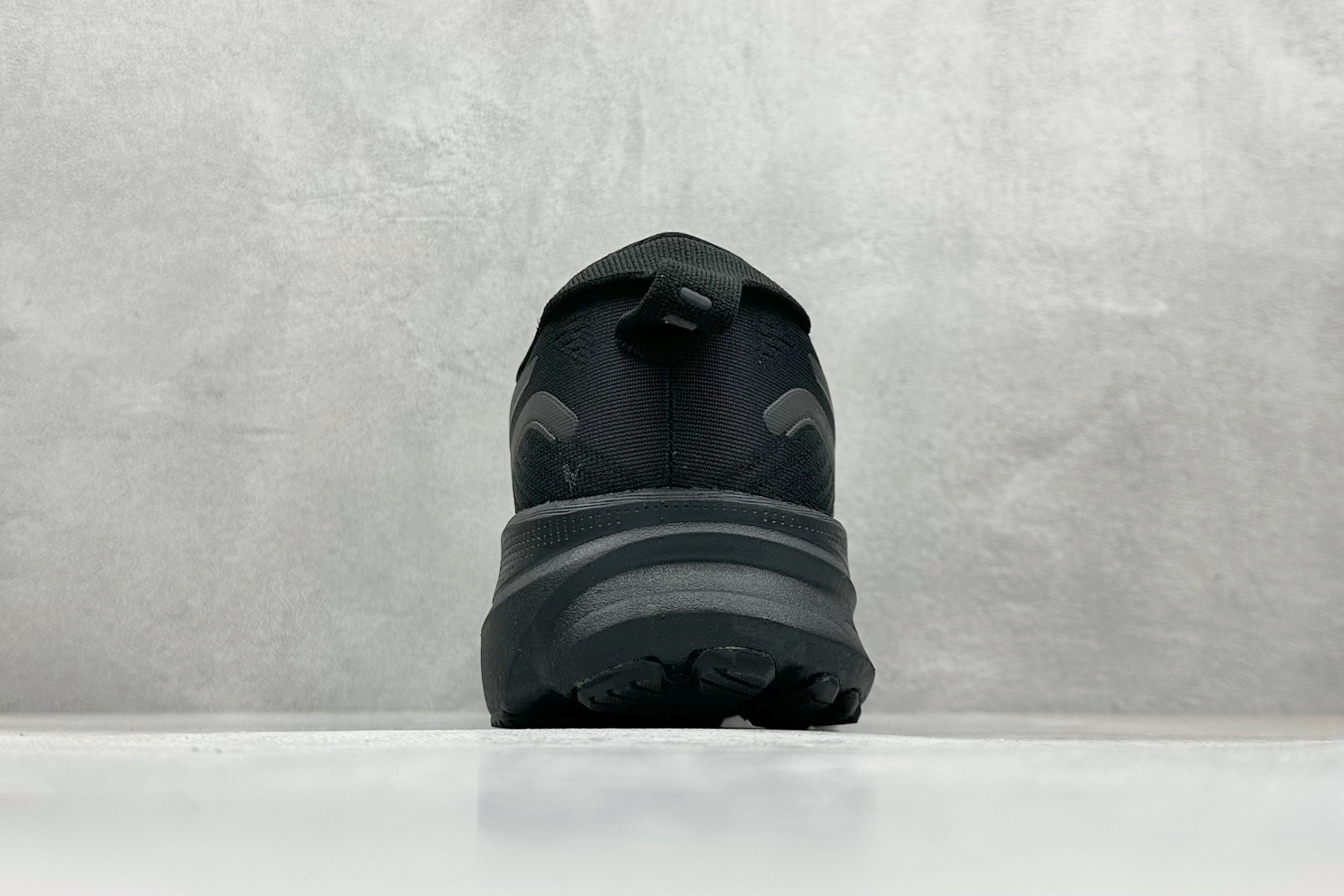 190 Asics GEL-KAYANO 32 时尚舒适 低帮跑步鞋 ASICS (亚瑟士)是日本实业家鬼冢喜八郎创立的跑鞋运动品牌 1011C052-001