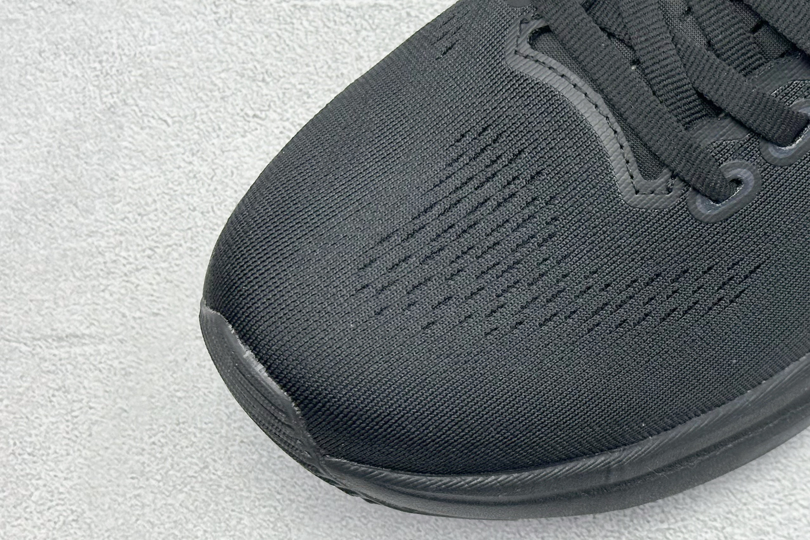 190 Asics GEL-KAYANO 32 时尚舒适 低帮跑步鞋 ASICS (亚瑟士)是日本实业家鬼冢喜八郎创立的跑鞋运动品牌 1011C052-001