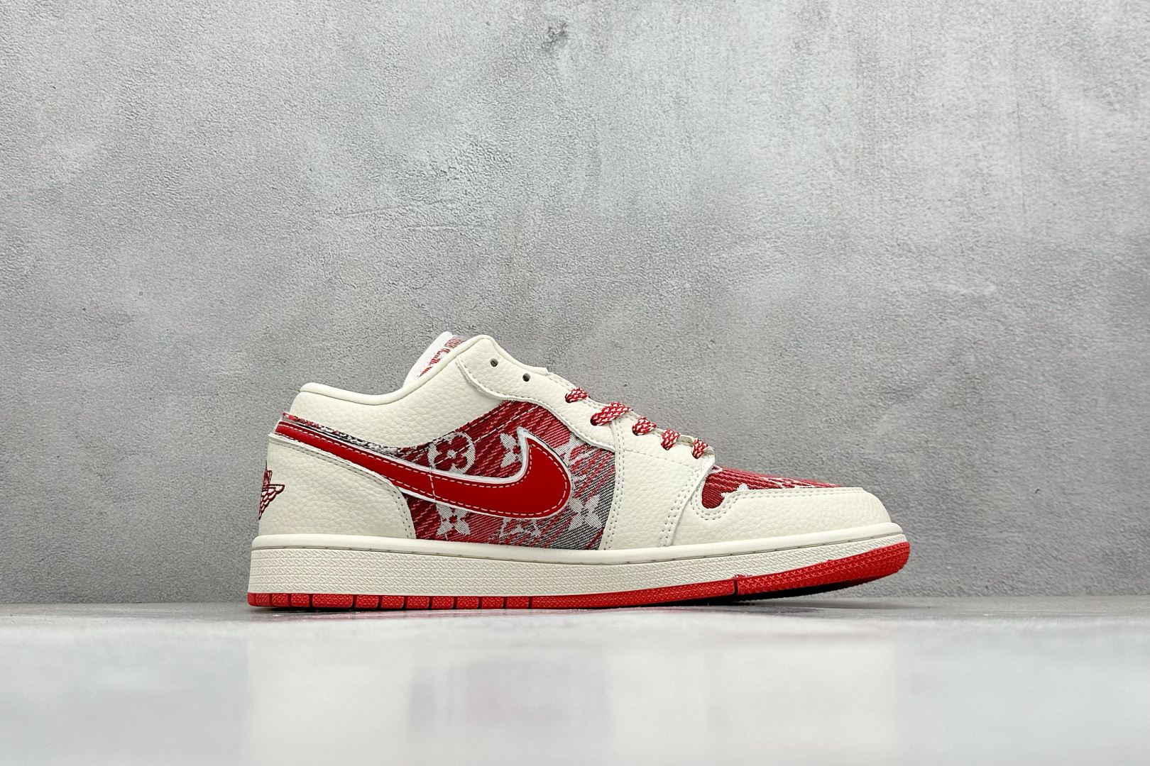 Air Jordan 1 Low AJ1 乔1 “LV路易威登联名---米白红帆布牛仔印花”高端定制 低帮复古篮球鞋 QG1988-010