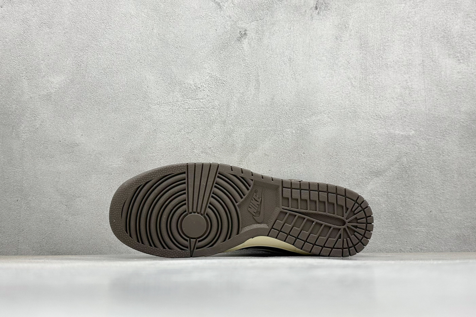 NIKE SB Dunk Low RETRO x LABUBU 白绿绒毛 DS6608-011