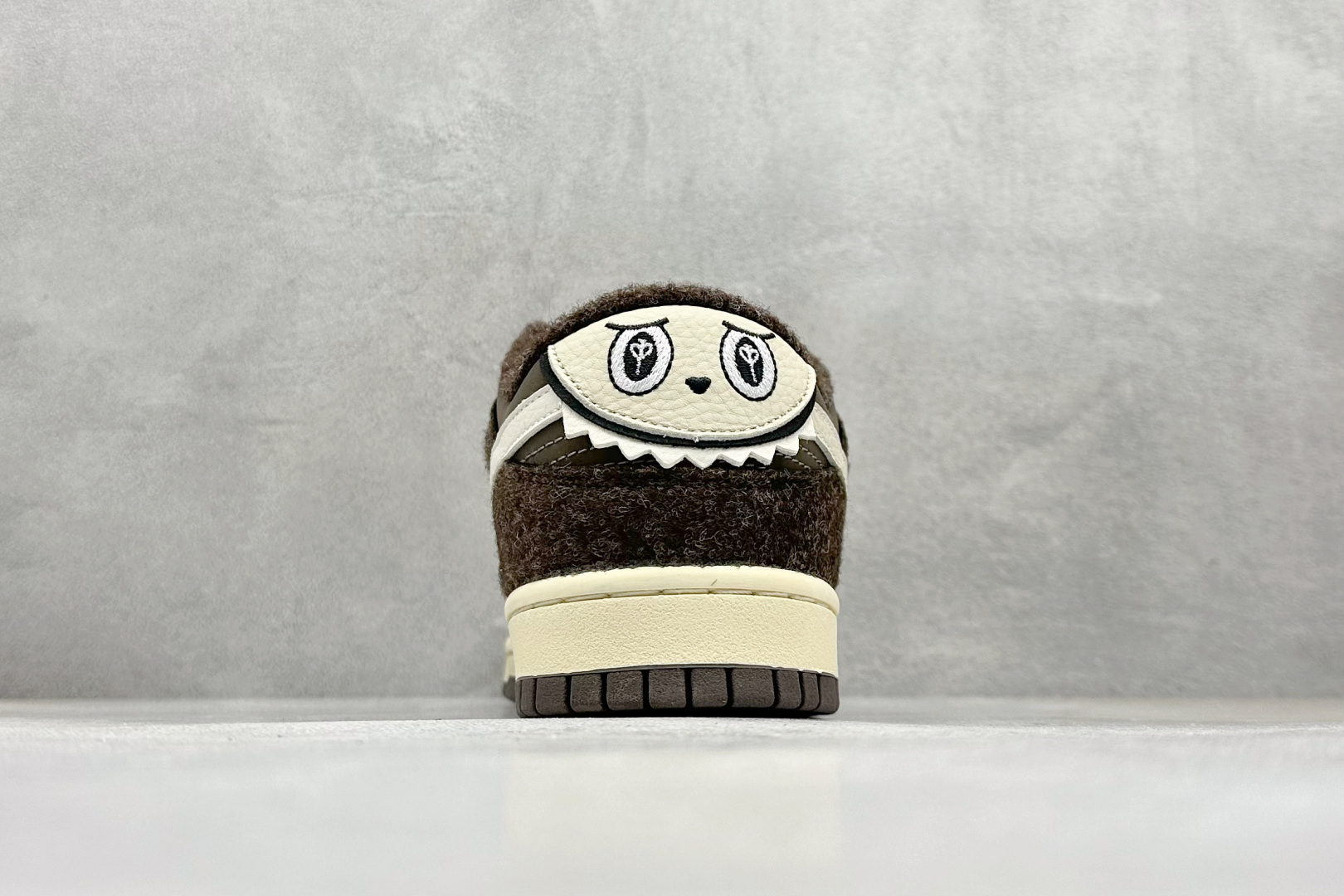 NIKE SB Dunk Low RETRO x LABUBU 白绿绒毛 DS6608-011