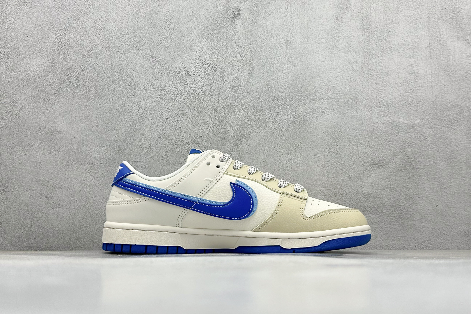 Nike SB Dunk Low x NIKE 米白蓝三小勾 HS2506-223