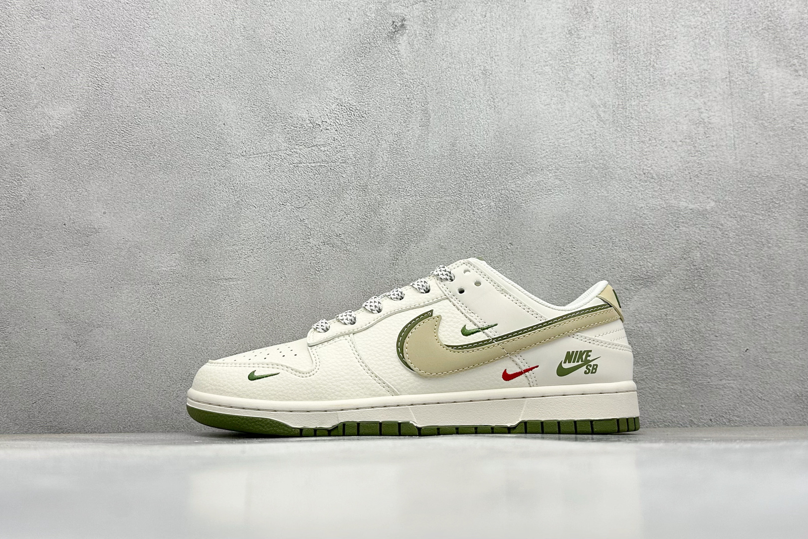 NO:341851,【Spot】Open store Nike SB Dunk Low “nike co-branded--Rice Brown Green” high-end customization Low top casual board shoes Customized shoe boxes Large factory pure original quality shipment Ultra high cleanliness The leather is clean and has no burrs, perfect details Product number HS2506-222 Size: 36 36.5 37.5 38 38.5 39 40 40.5 41 42 42.5 43 44 44.5 45 Code 36, sports shoes series, sneakers19860909【現貨】 放店私 Nike SB Dunk Low “nike联名——米棕绿”高端定制 低帮休闲板鞋 定制鞋盒 大厂纯原品质出货 超高清洁度 皮料切割干净无任何毛边 细节完美 货号HS2506-222  Size: 36 36.5 37.5 38 38.5 39 40 40.5 41 42 42.5 43 44 44.5 45 编码36,运动鞋系列,sneakers,Men's shoes