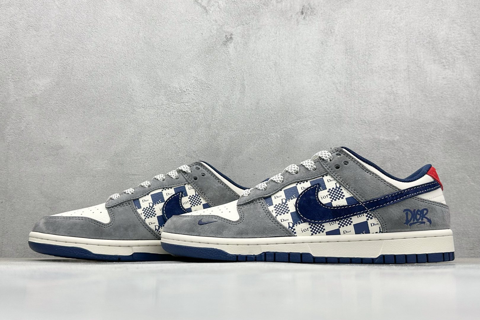 Nike SB Dunk Low “DIOR联名——斑灰米红”高端定制 低帮休闲板鞋 HS2506-228