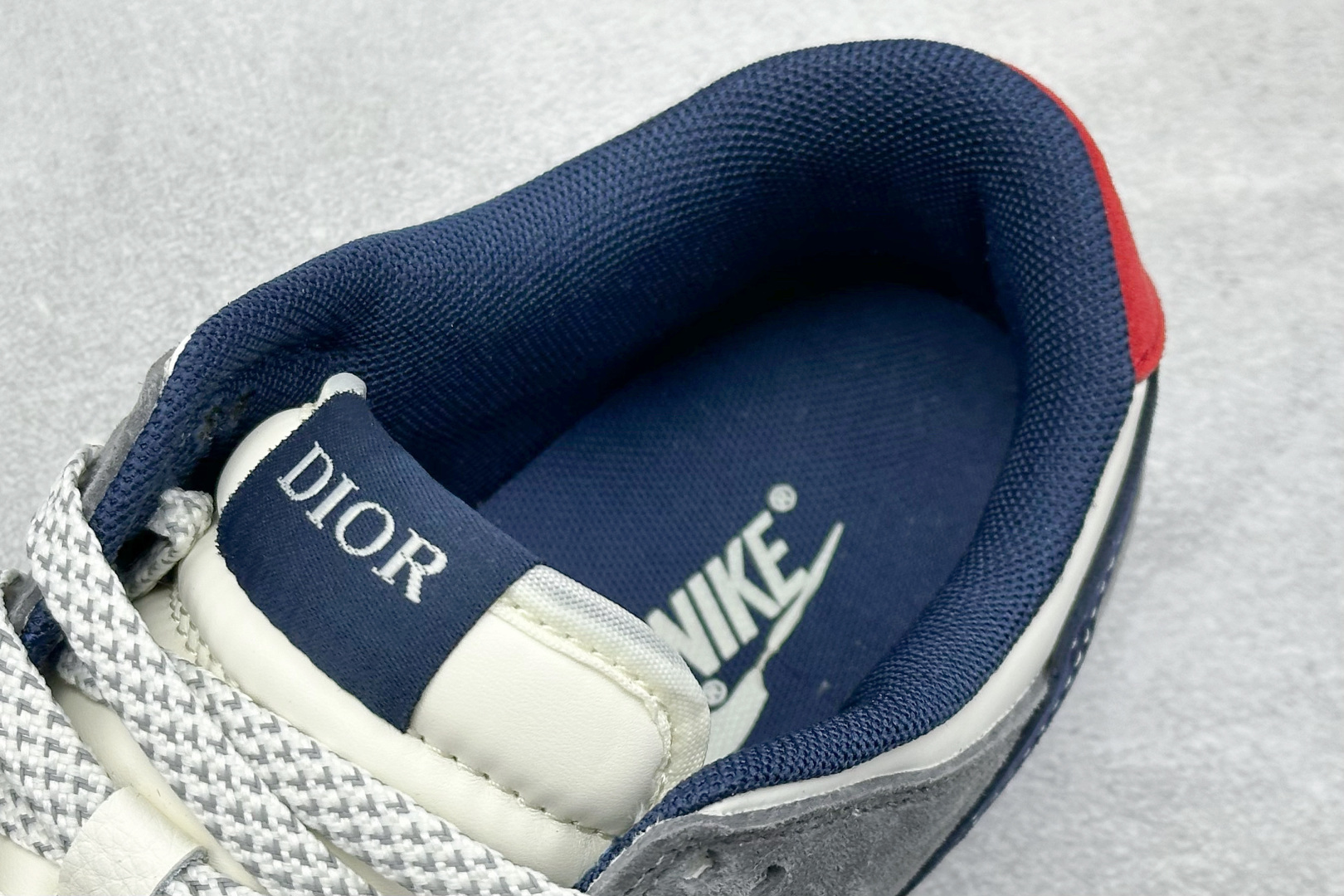 Nike SB Dunk Low “DIOR联名——斑灰米红”高端定制 低帮休闲板鞋 HS2506-228