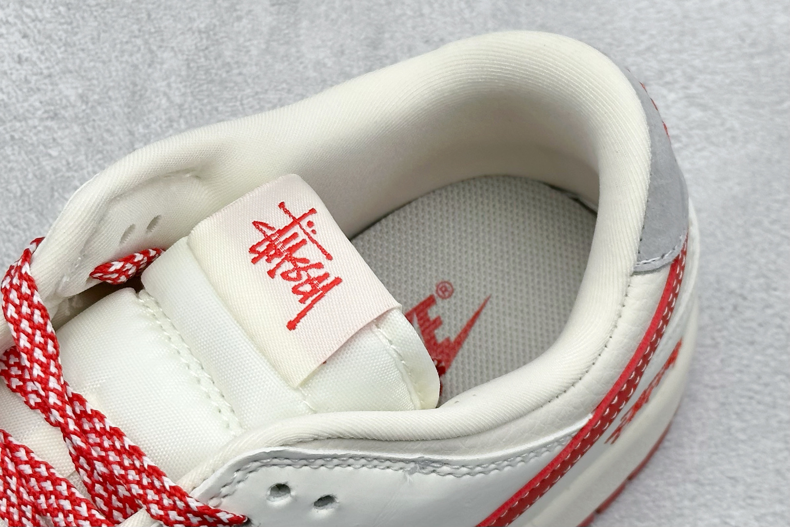 XC版Nike SB Dunk Low x Stussy 白红小勾 DG2025-004