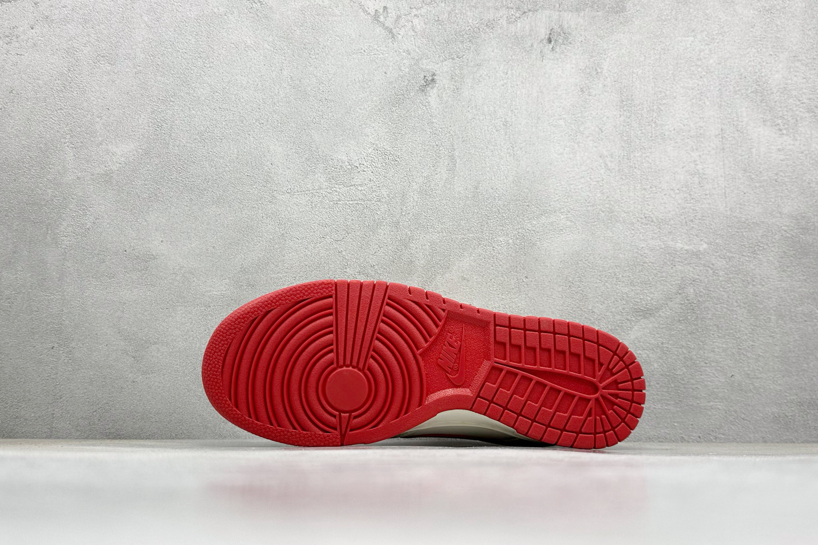 XC版Nike SB Dunk Low x Stussy 白红小勾 DG2025-004