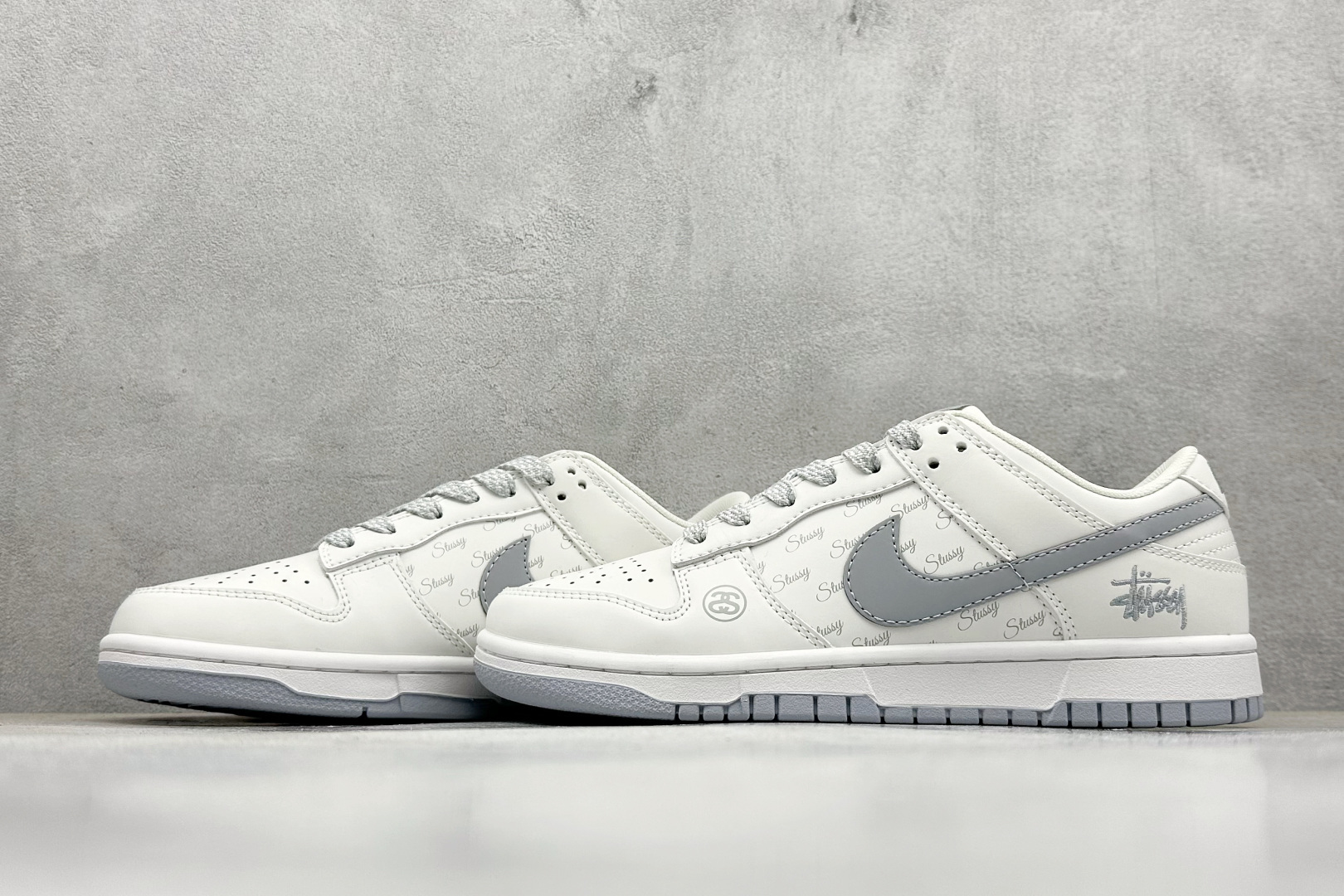 XC版Nike SB Dunk Low 斯图西联名 印花灰勾 周年高端定制 低帮休闲板鞋 CS1688-125