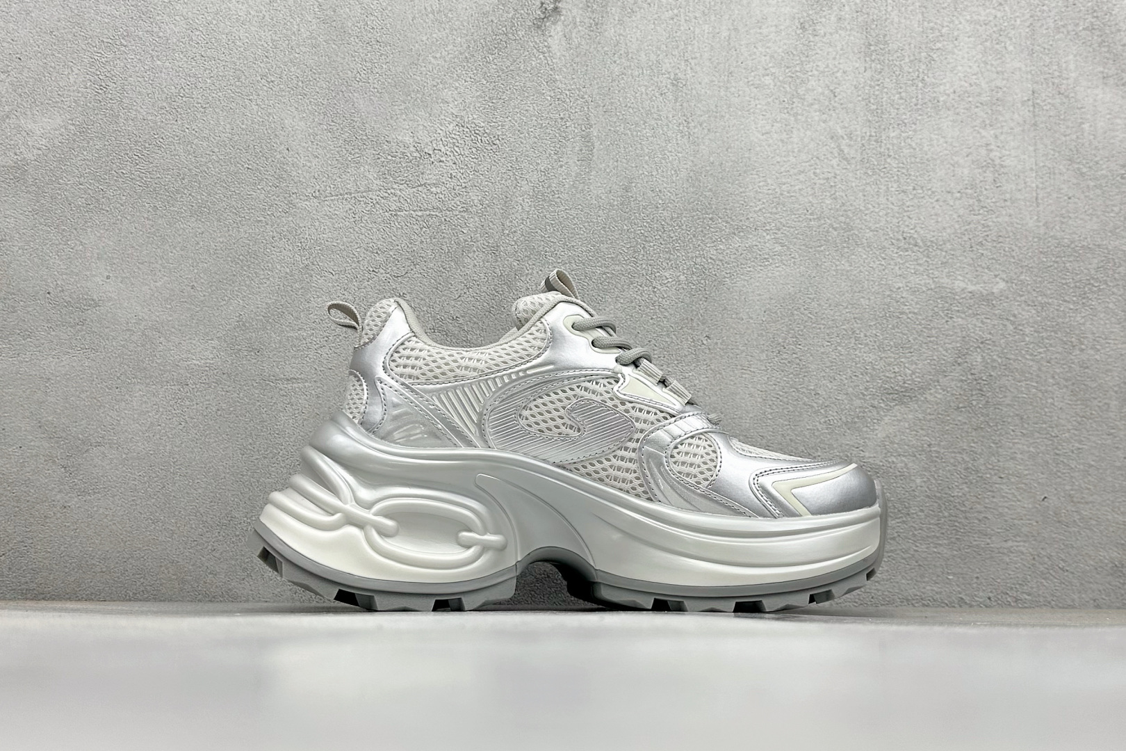 220 GG-CC赵露思2025新款厚底增高休闲运动老爹鞋系列