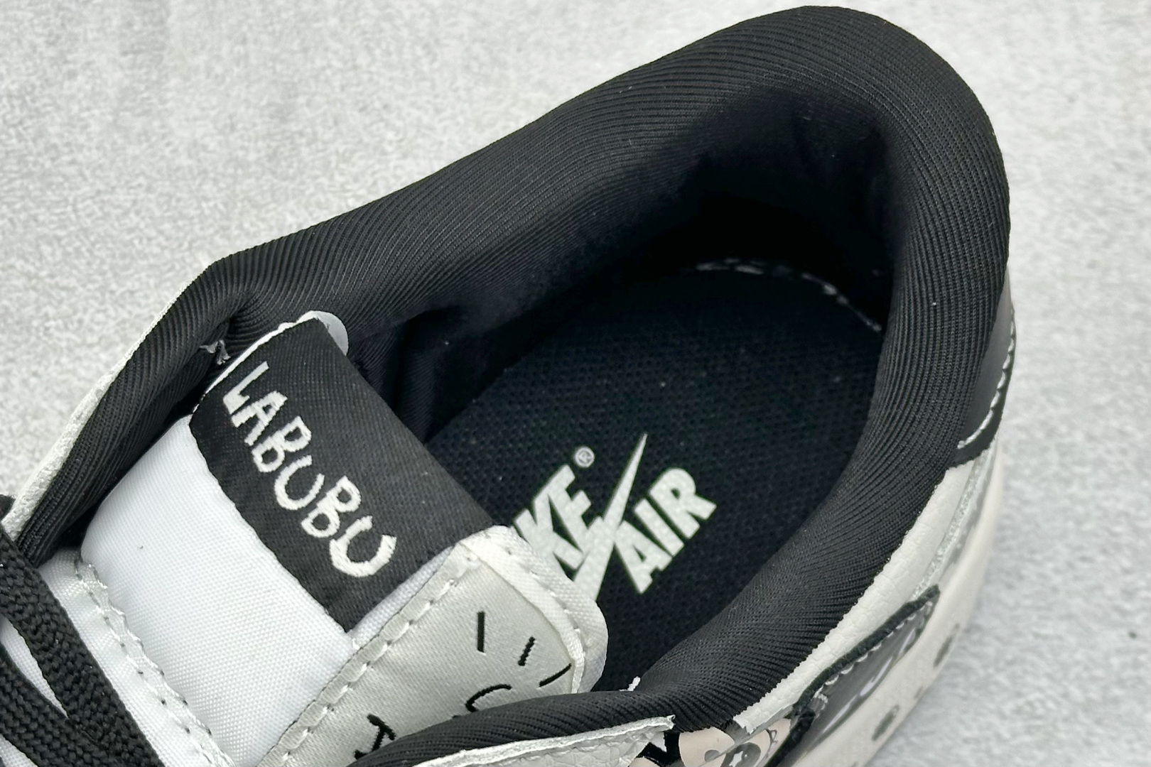 Travis Scott x Nike Air Jordan 1 Low x LABUBU Air Jordan 1 Low 反转黑白倒钩纯原版本 JW1188-161