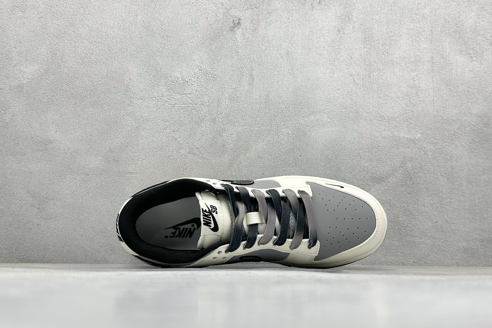 Nike SB Dunk Low x Stone Island 白灰黑小勾 JP1628-041