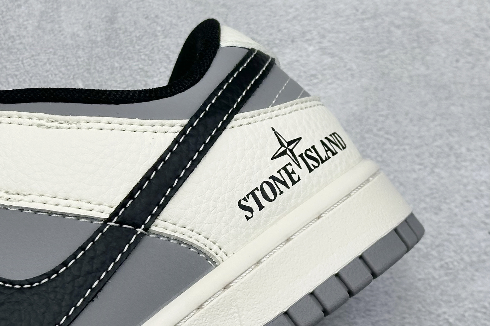 Nike SB Dunk Low x Stone Island 白灰黑小勾 JP1628-041