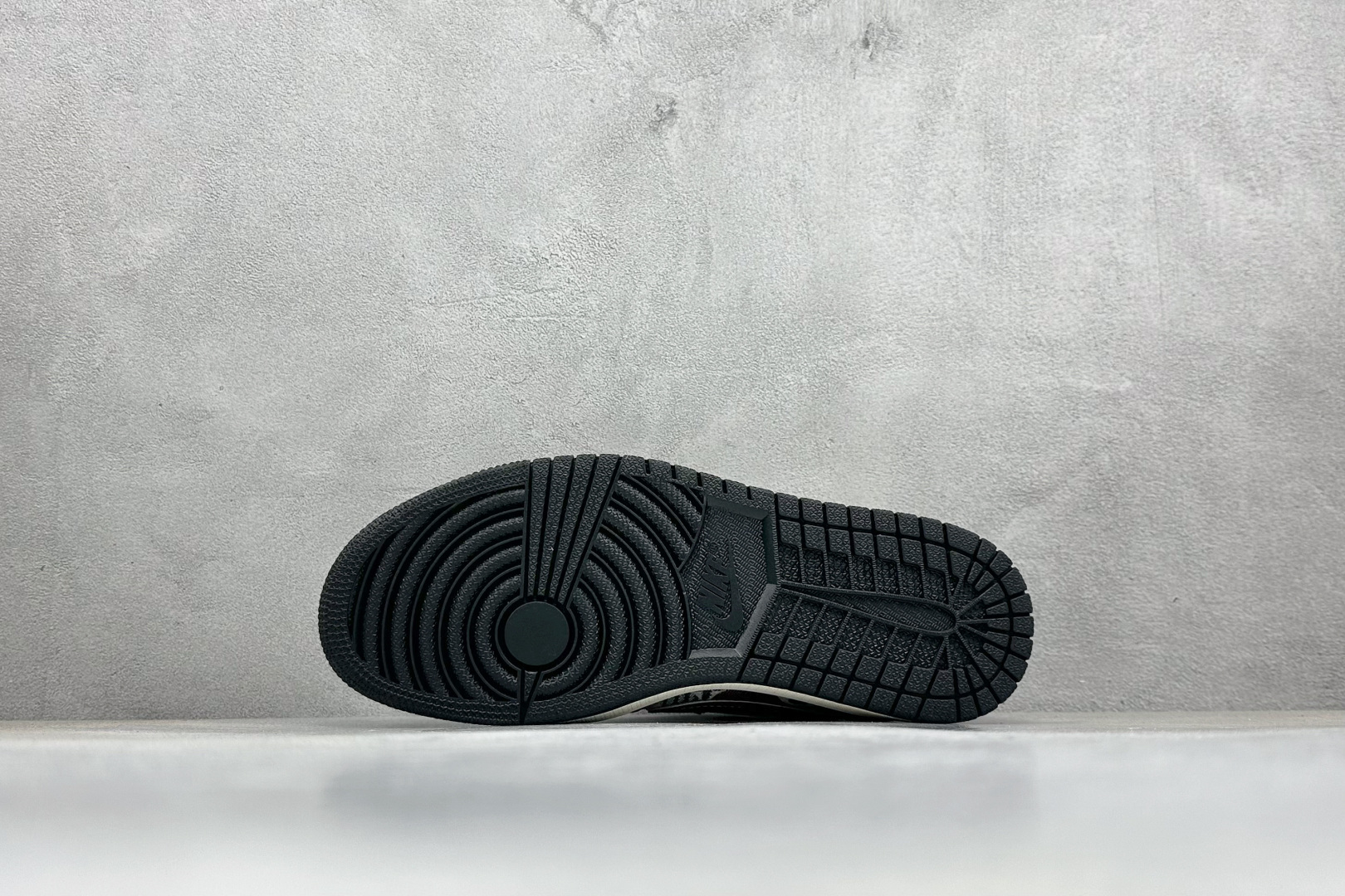 Air Jordan 1 Low AJ1 乔1 LV联名 高端定制 低帮复古篮球鞋 XS2025-063