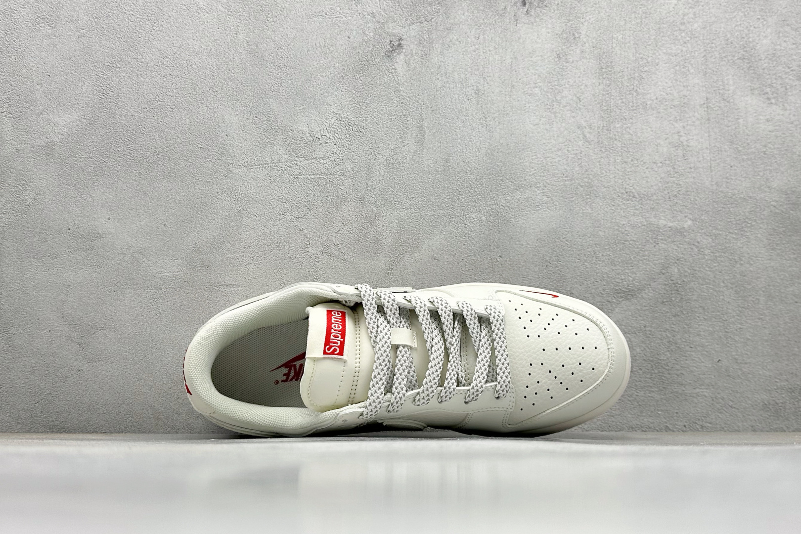 XC版Nike SB Dunk Low Supreme联名 米白小红勾 周年高端定制 低帮休闲板鞋 CS1688-109