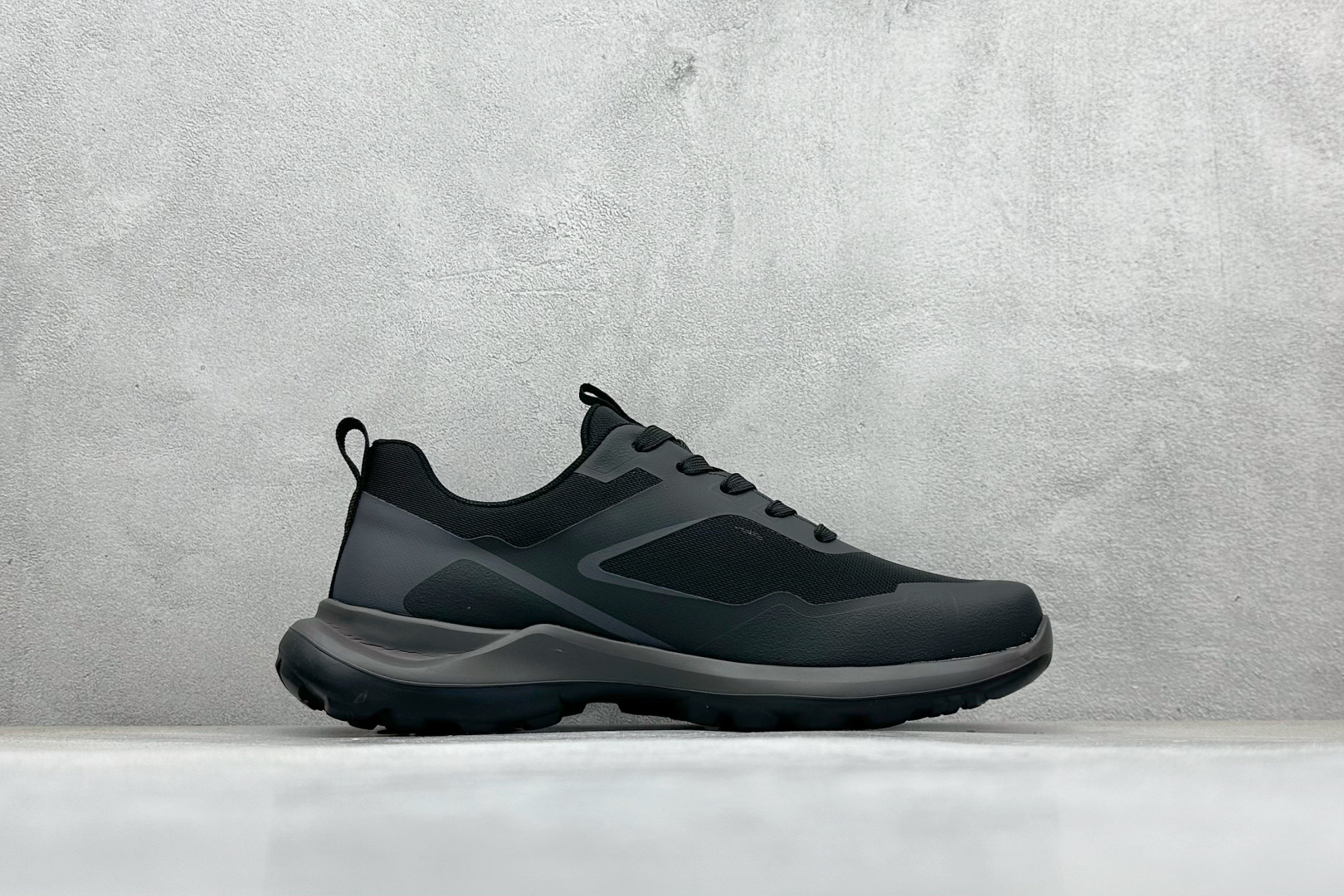 300 Ecco 爱步驱动系列户外防水透气防滑复古时尚拼接徒步运动鞋 882594-01-Chinese UA Cheap High Quatity Brand Clothes Bags handbags Sneakers wholesale wholesaler seller from China Factory suppliers Fashion Clothing Shoes best Quality Beautiful Price 300 Ecco 爱步驱动系列户外防水透气防滑复古时尚拼接徒步运动鞋 882594-01