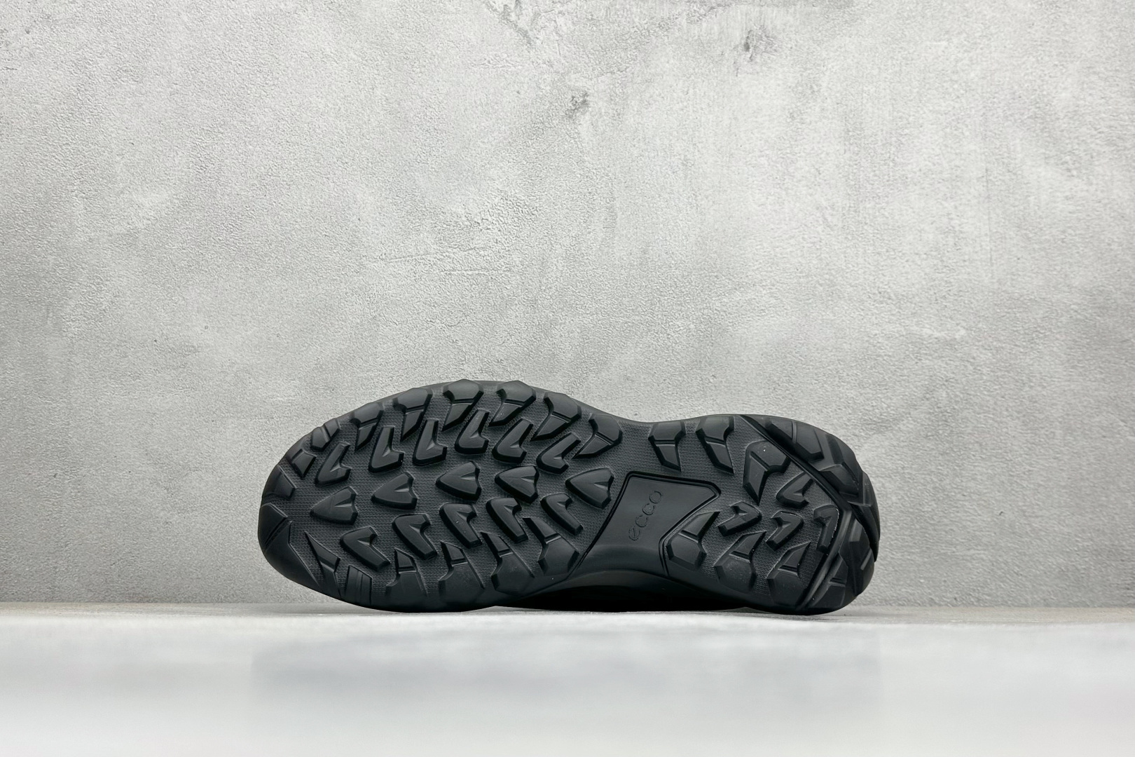 300 Ecco 爱步驱动系列户外防水透气防滑复古时尚拼接徒步运动鞋 882594-01-Chinese UA Cheap High Quatity Brand Clothes Bags handbags Sneakers wholesale wholesaler seller from China Factory suppliers Fashion Clothing Shoes best Quality Beautiful Price 300 Ecco 爱步驱动系列户外防水透气防滑复古时尚拼接徒步运动鞋 882594-01