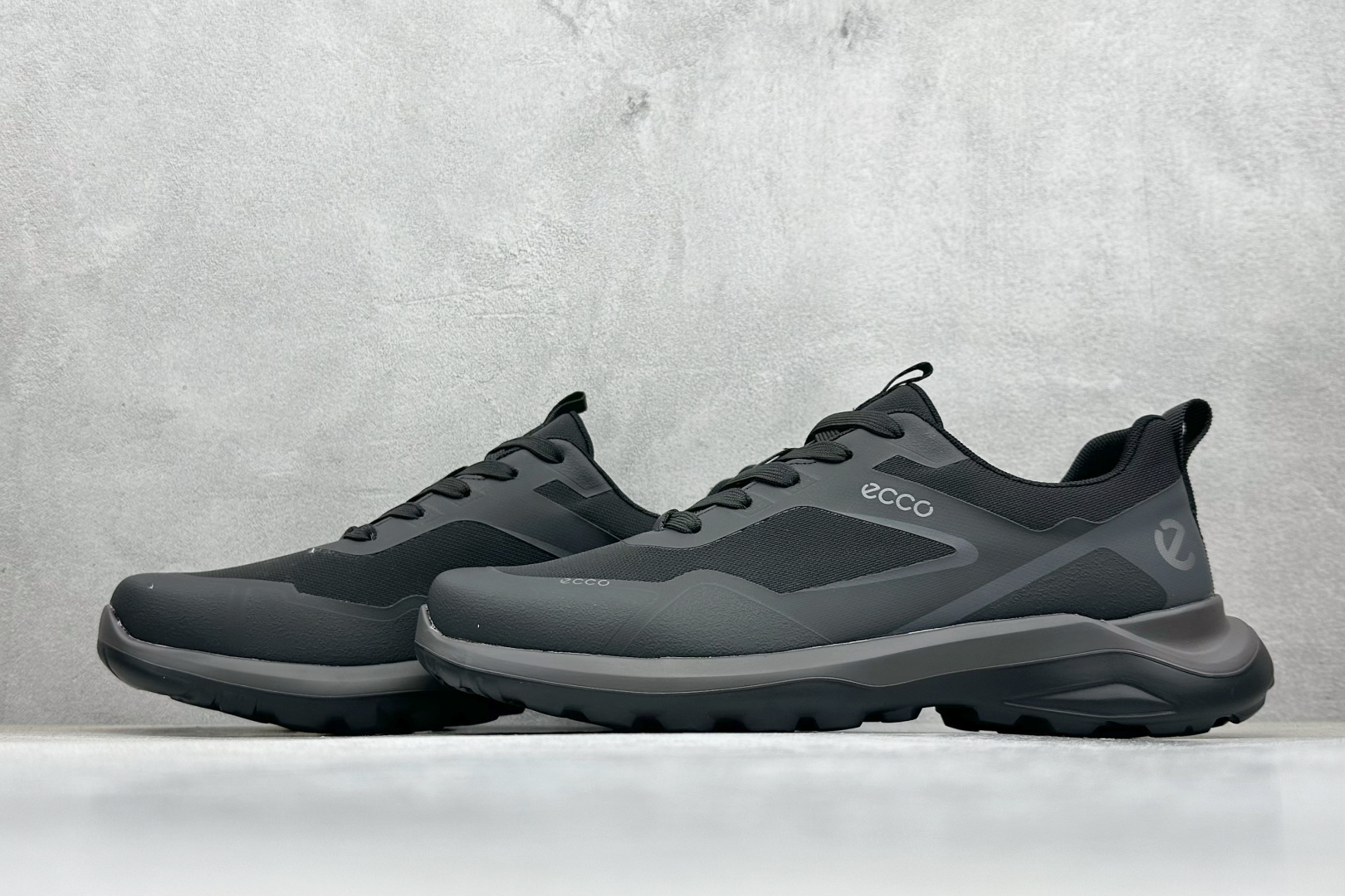 300 Ecco 爱步驱动系列户外防水透气防滑复古时尚拼接徒步运动鞋 882594-01-Chinese UA Cheap High Quatity Brand Clothes Bags handbags Sneakers wholesale wholesaler seller from China Factory suppliers Fashion Clothing Shoes best Quality Beautiful Price 300 Ecco 爱步驱动系列户外防水透气防滑复古时尚拼接徒步运动鞋 882594-01