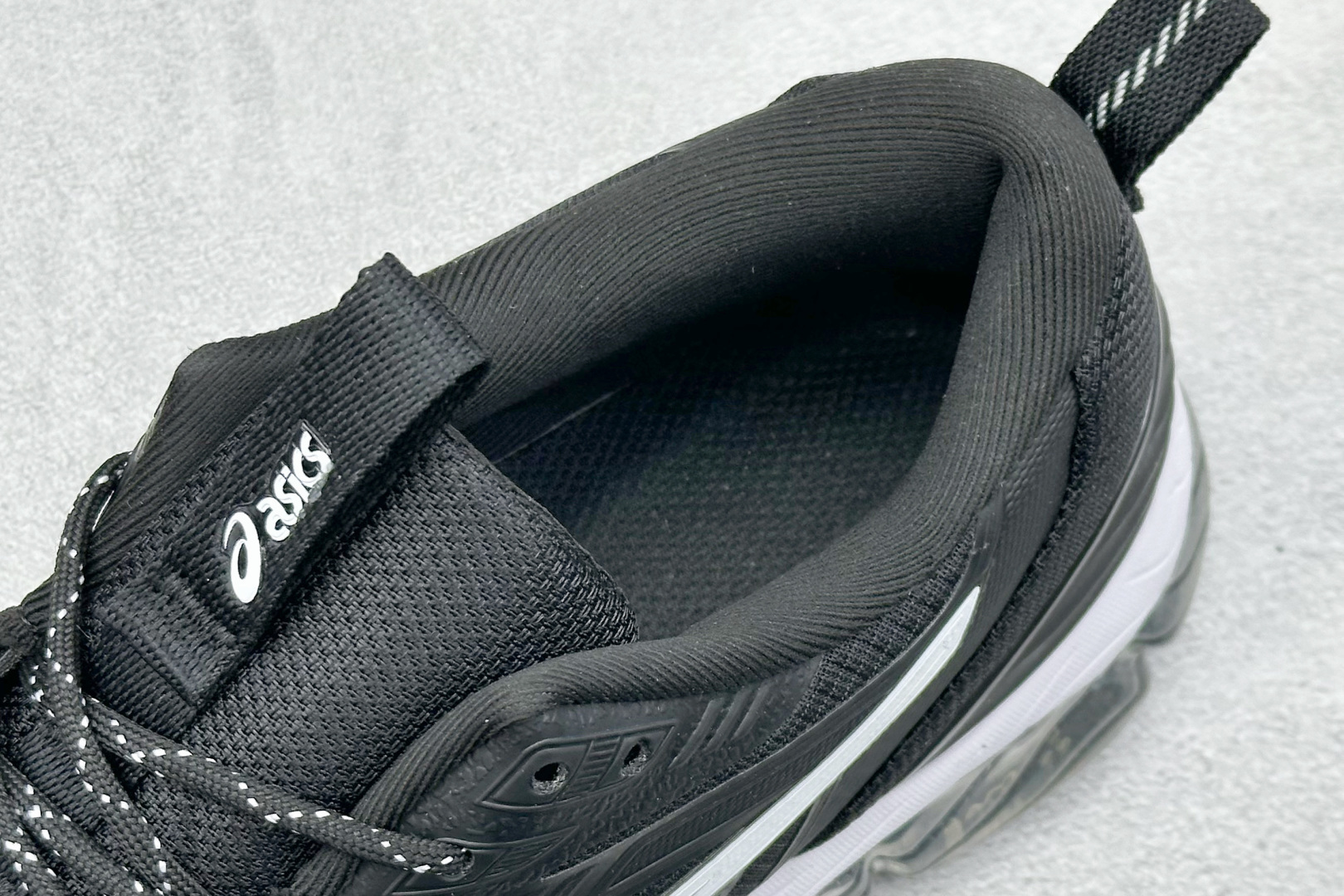 200 Asics Gel-Quantum 360 VIII 亚瑟士复古透气休闲鞋缓震男子耐磨跑步鞋 1203A402-101