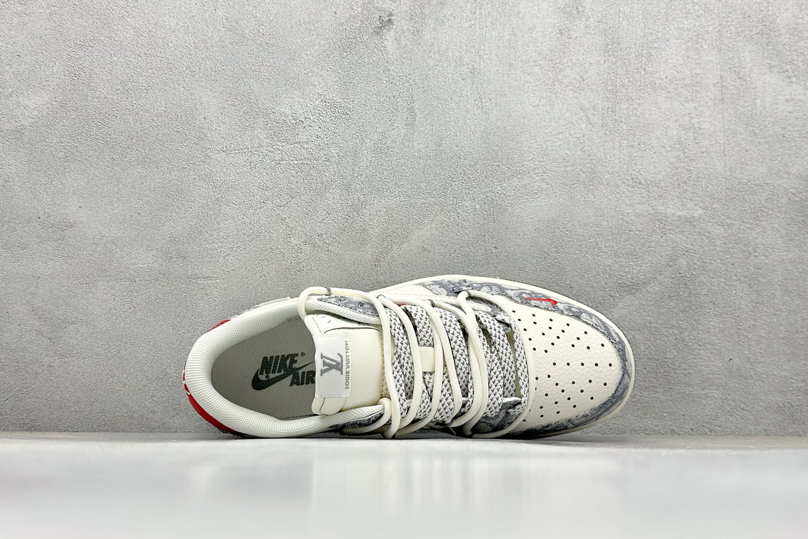 Travis Scott x Fragment Design x Air Jordan 1 Low SP AJ1 乔1 迪奥联名 米灰牛仔布红标 低帮文化休闲板鞋 HT5088-602