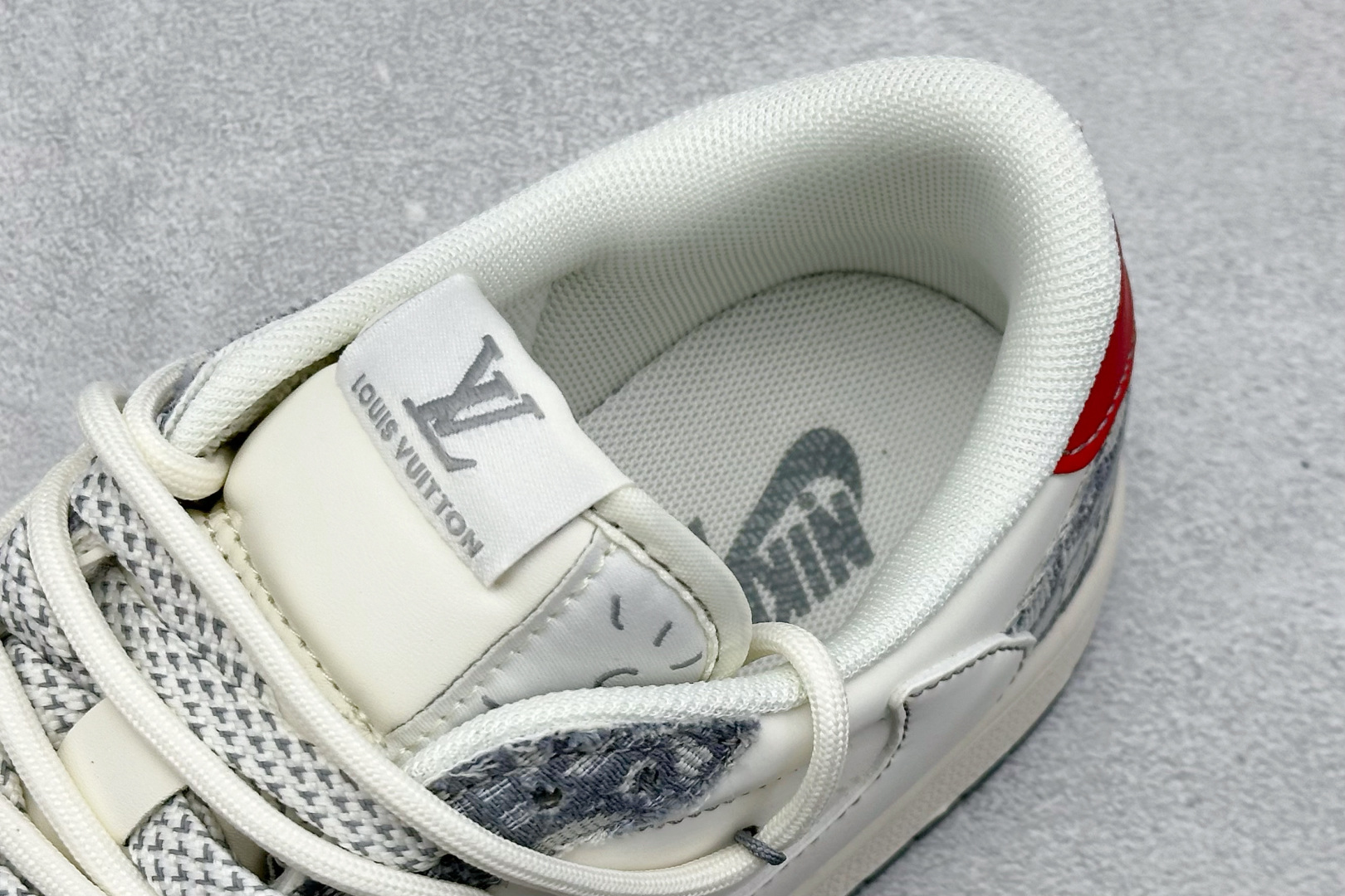 Travis Scott x Fragment Design x Air Jordan 1 Low SP AJ1 乔1 迪奥联名 米灰牛仔布红标 低帮文化休闲板鞋 HT5088-602