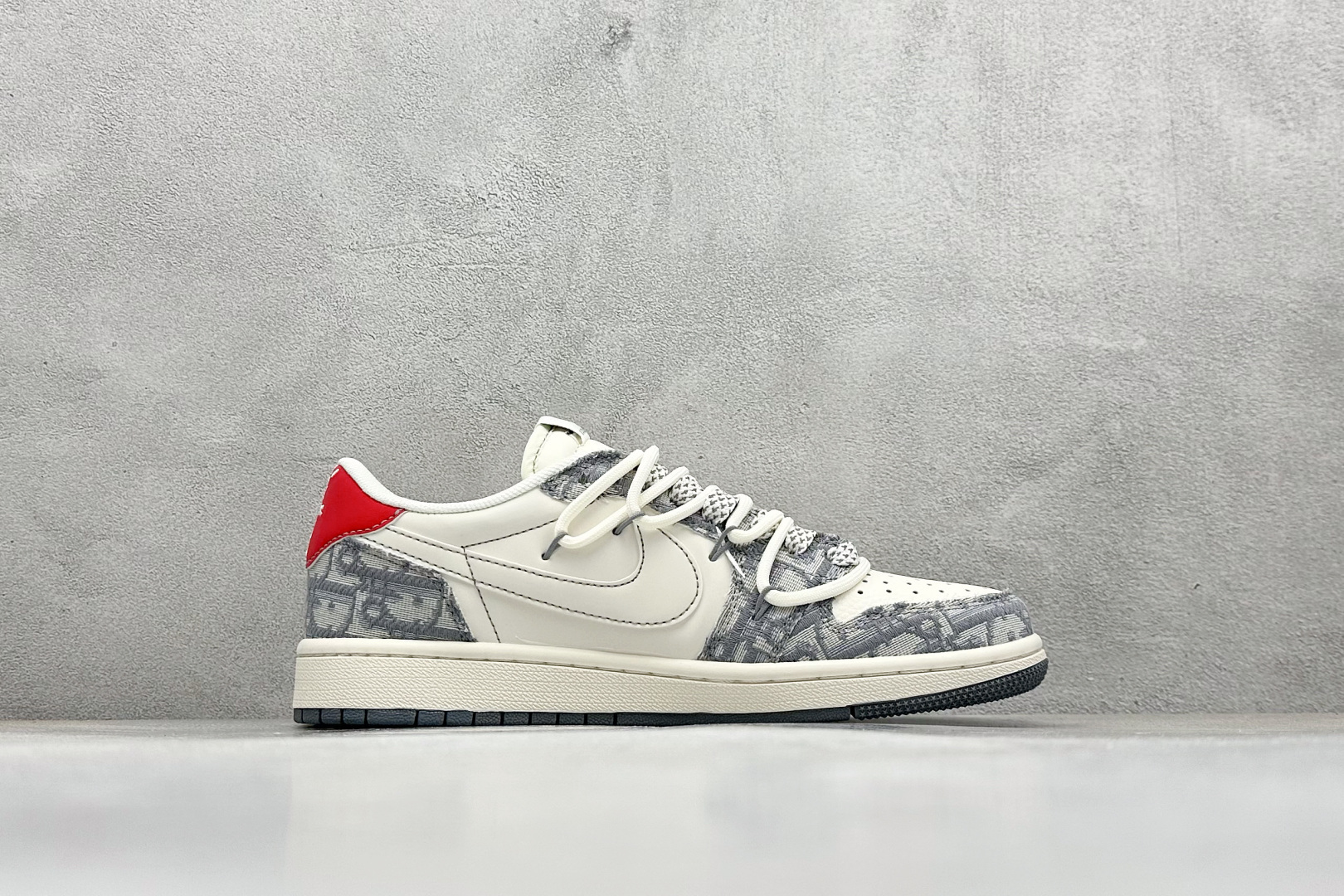 Travis Scott x Fragment Design x Air Jordan 1 Low SP AJ1 乔1 迪奥联名 米灰牛仔布红标 低帮文化休闲板鞋 HT5088-602