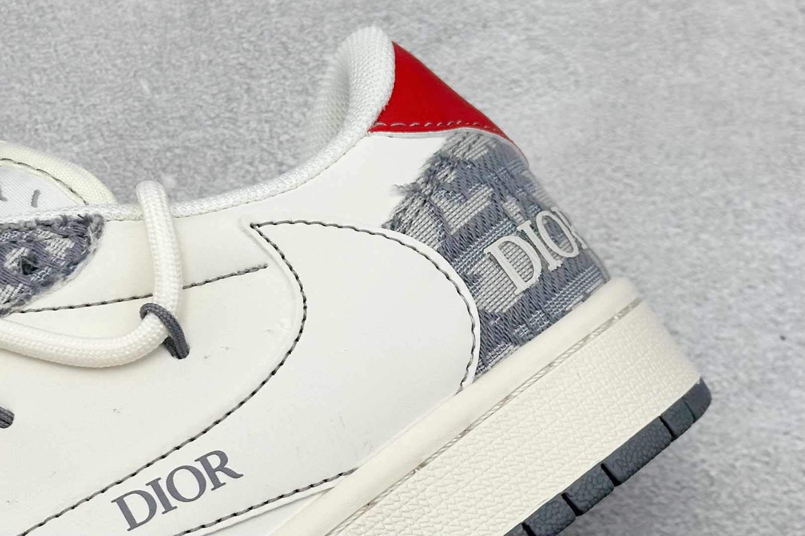 Travis Scott x Fragment Design x Air Jordan 1 Low SP AJ1 乔1 迪奥联名 米灰牛仔布红标 低帮文化休闲板鞋 HT5088-602