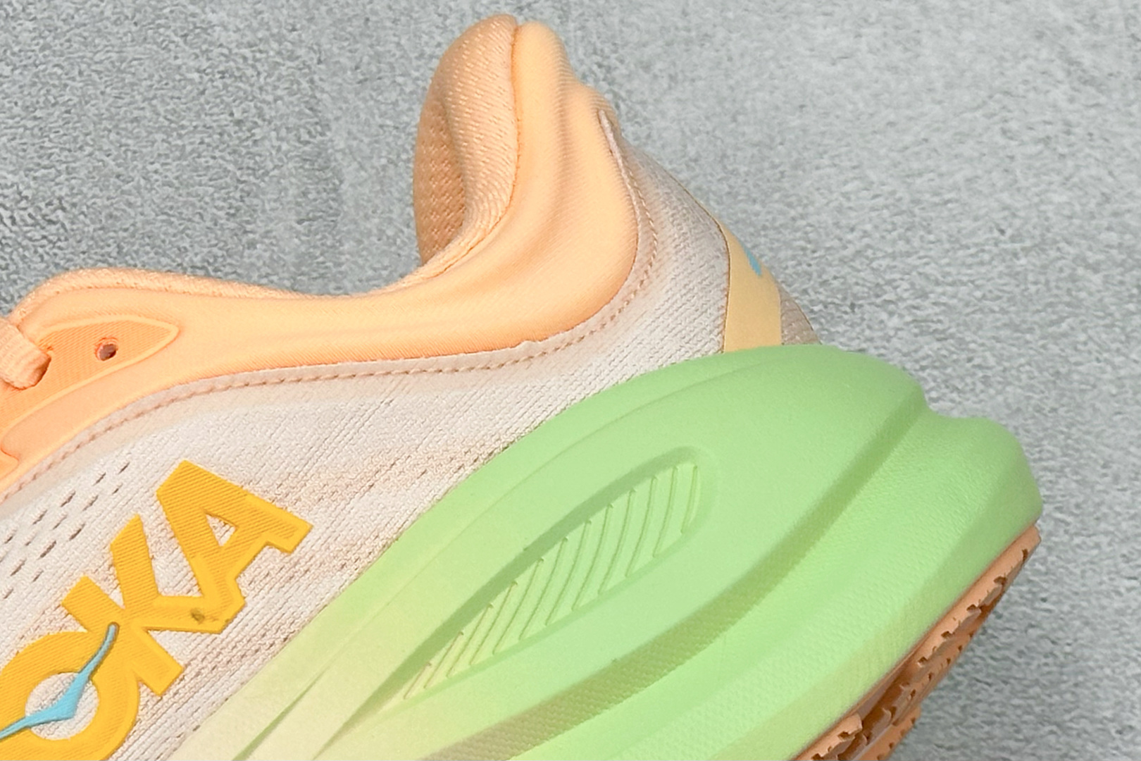 RS版HOKA ONE ONE Bondi 9 舒适防滑耐磨低帮休闲跑步鞋 货号：/FSTP尺码：36-