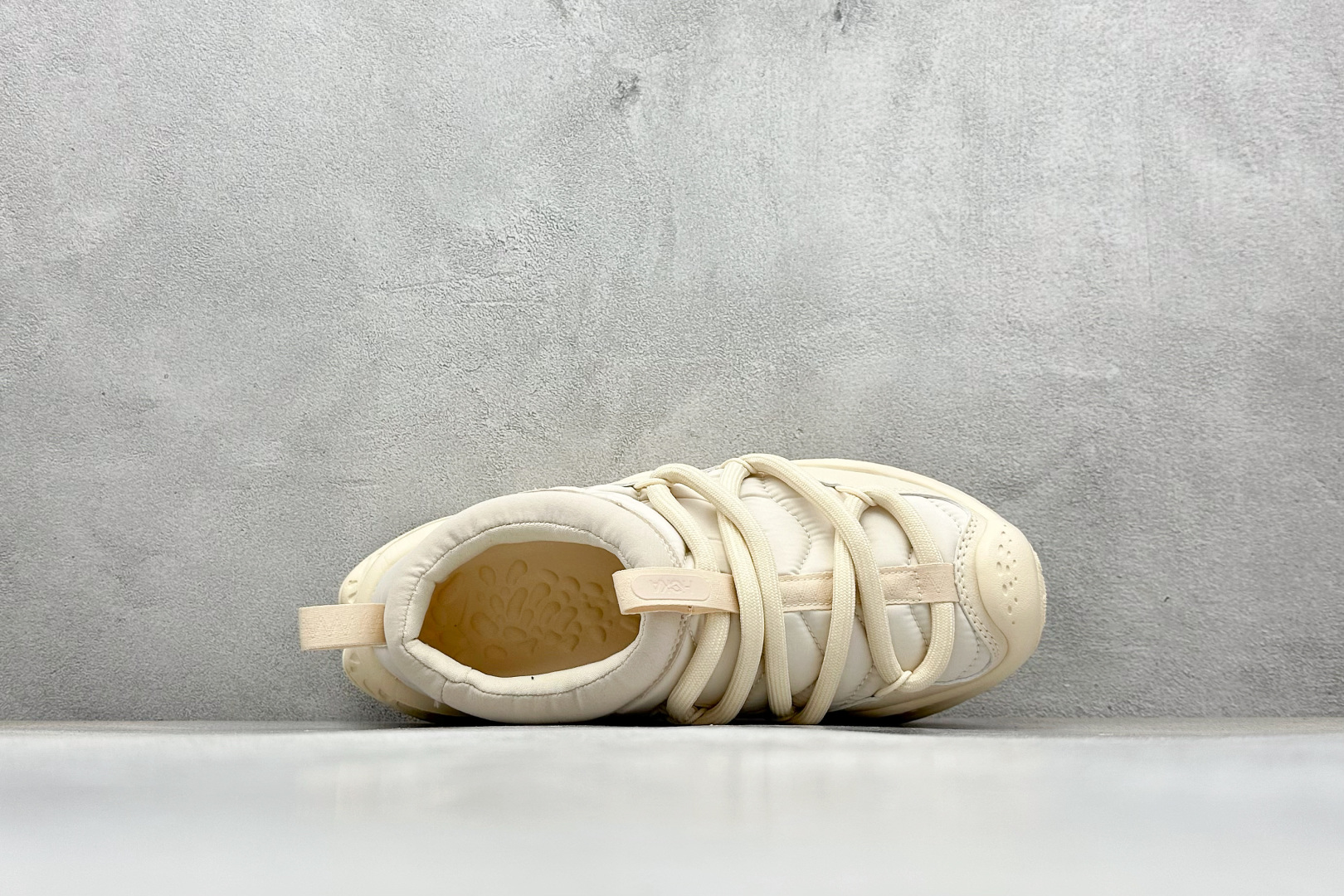 HOKA ONE ONE Ora Primo 内里薄绒 秋冬季保暖半拖 这款鞋无论从脚感上 设计上都是当
