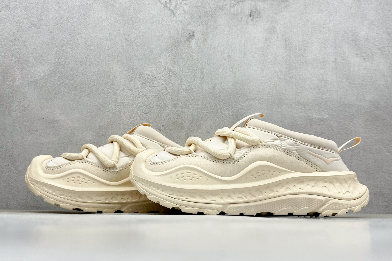 HOKA ONE ONE Ora Primo 内里薄绒 秋冬季保暖半拖 这款鞋无论从脚感上 设计上都是当