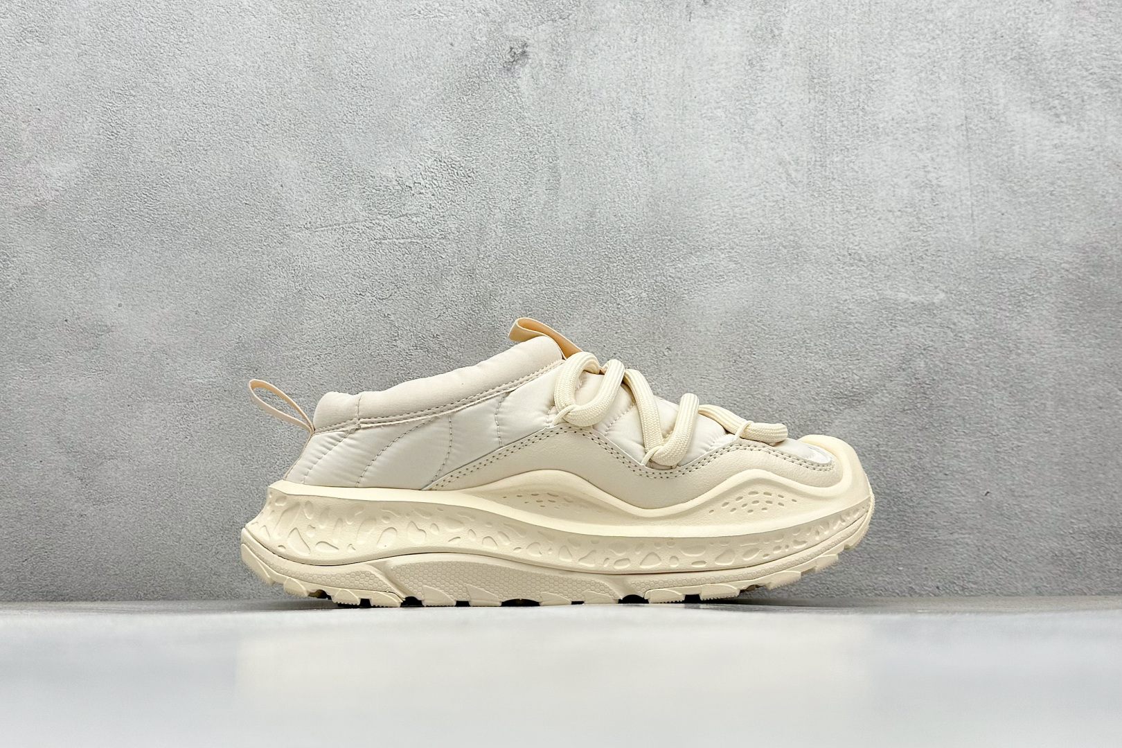 HOKA ONE ONE Ora Primo 内里薄绒 秋冬季保暖半拖 这款鞋无论从脚感上 设计上都是当