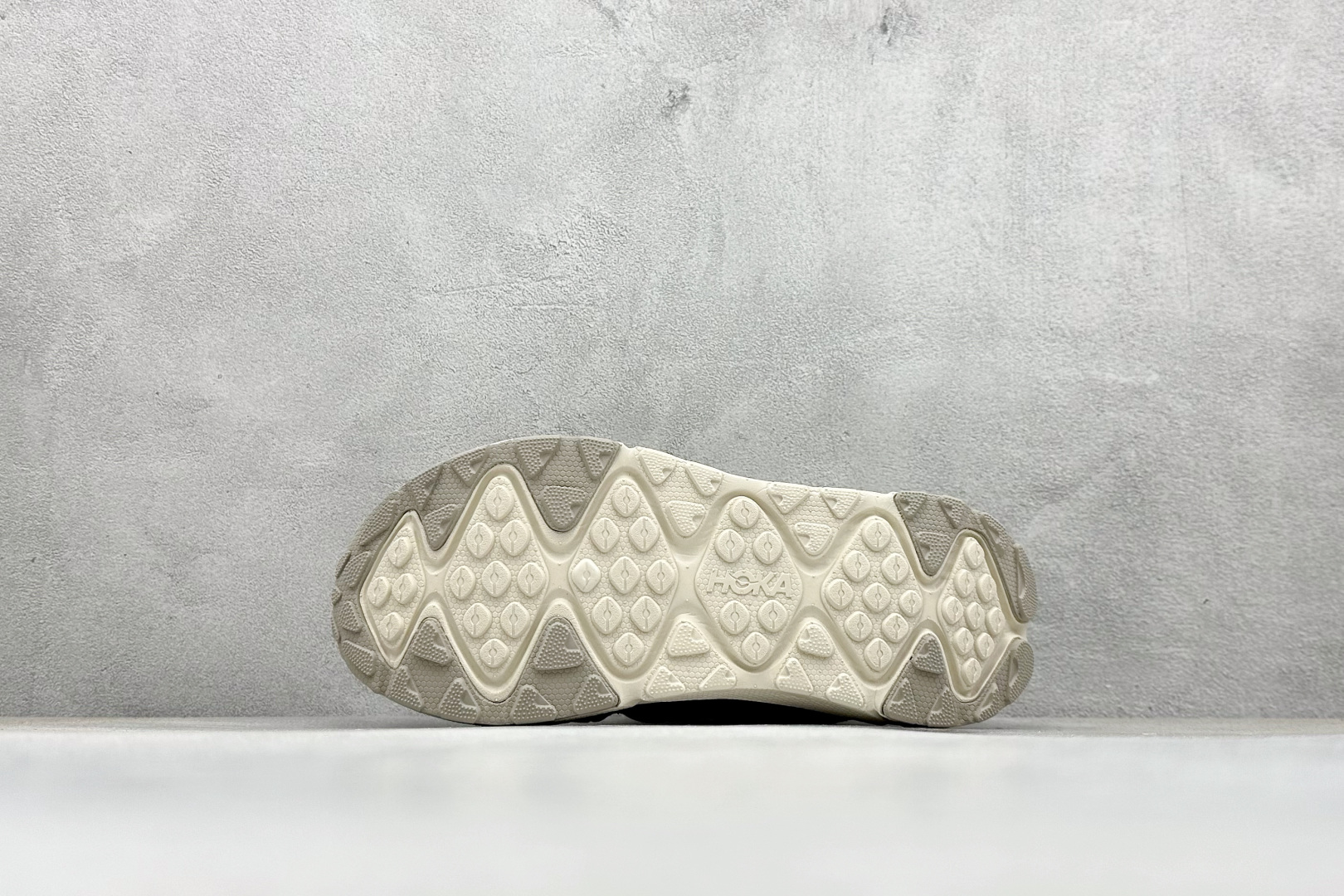 HOKA ONE ONE Ora Primo 内里薄绒 秋冬季保暖半拖 这款鞋无论从脚感上 设计上都是当