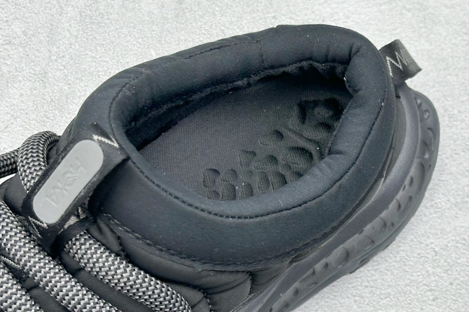 HOKA ONE ONE Ora Primo 内里薄绒 秋冬季保暖半拖 这款鞋无论从脚感上 设计上都是当