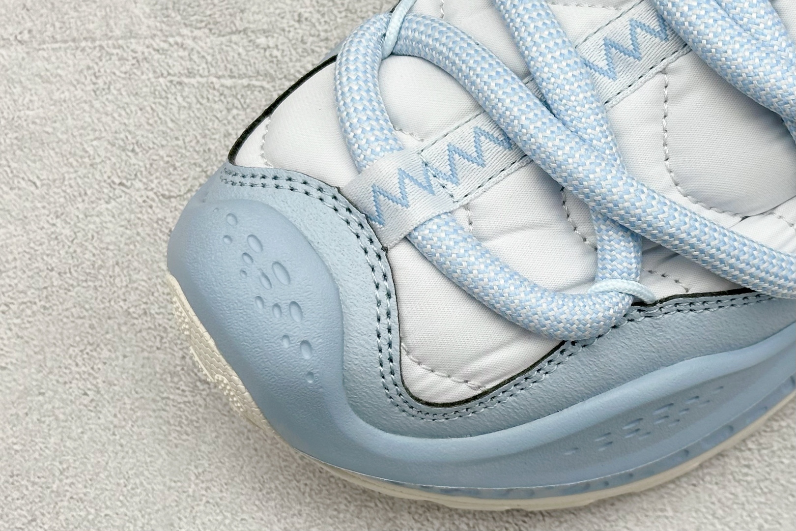 HOKA ONE ONE Ora Primo 内里薄绒 秋冬季保暖半拖 这款鞋无论从脚感上 设计上都是当