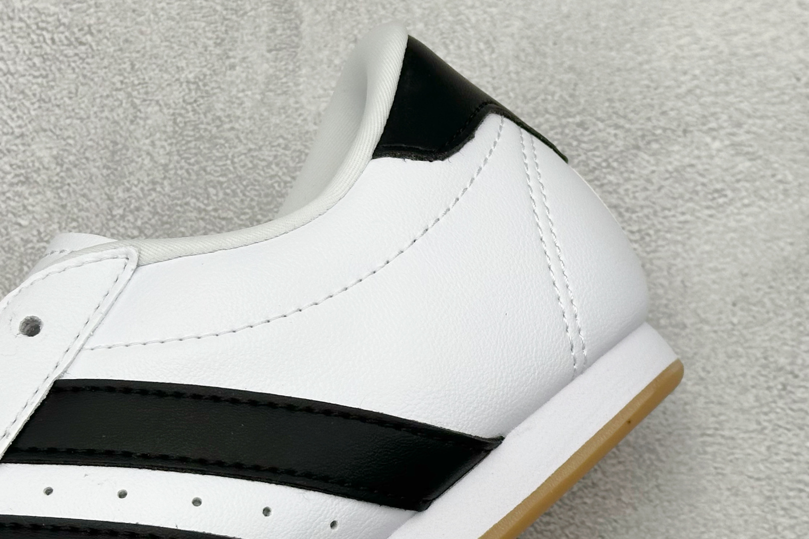 150 Jennie穿搭 Originals Taekwondo Lace Low”Black White“跆拳道系带系列低帮经典复古薄底休闲运动舒适训练慢跑鞋 JS1194