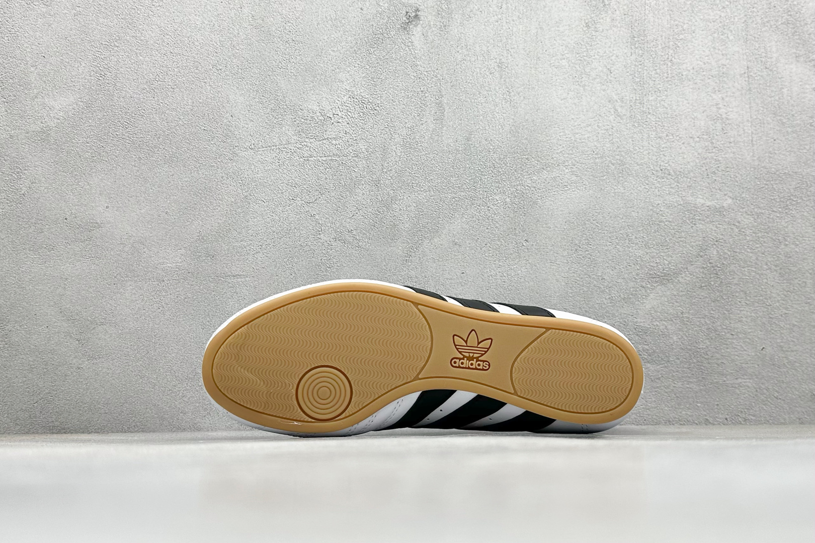 150 Jennie穿搭 Originals Taekwondo Lace Low”Black White“跆拳道系带系列低帮经典复古薄底休闲运动舒适训练慢跑鞋 JS1194