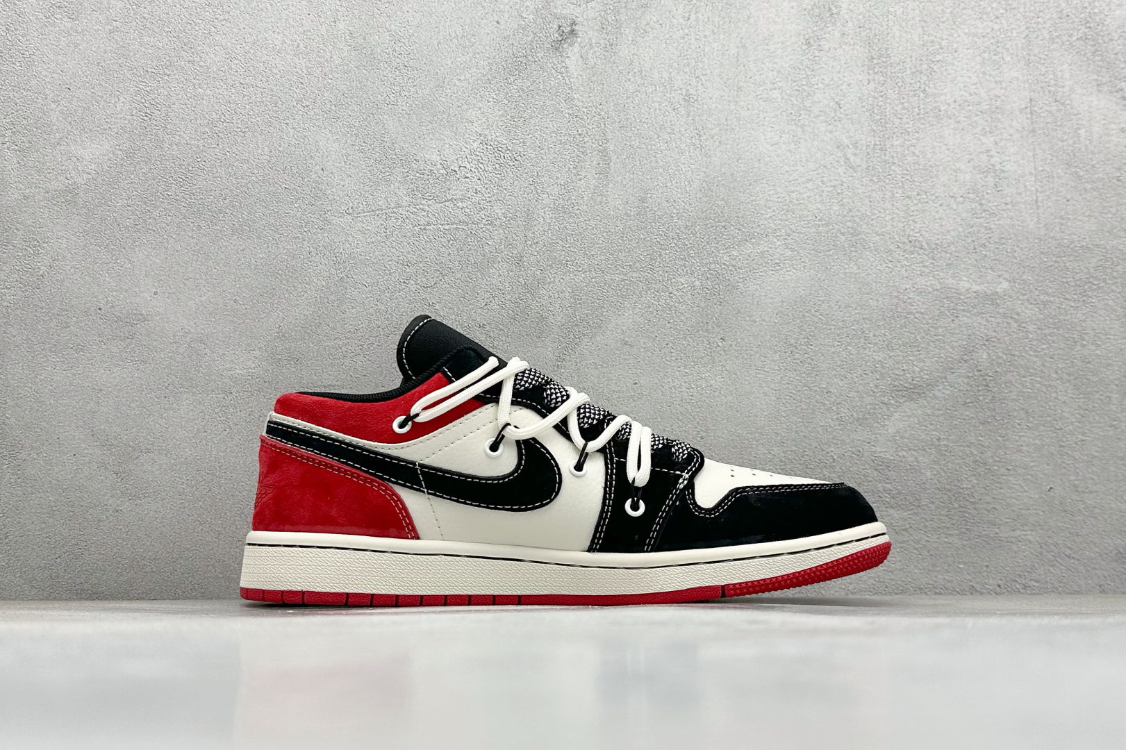 福利特价 Air Jordan 1 Low AJ1 乔1 斯图西联名-黑红抽绳 高端定制 低帮复古篮球鞋