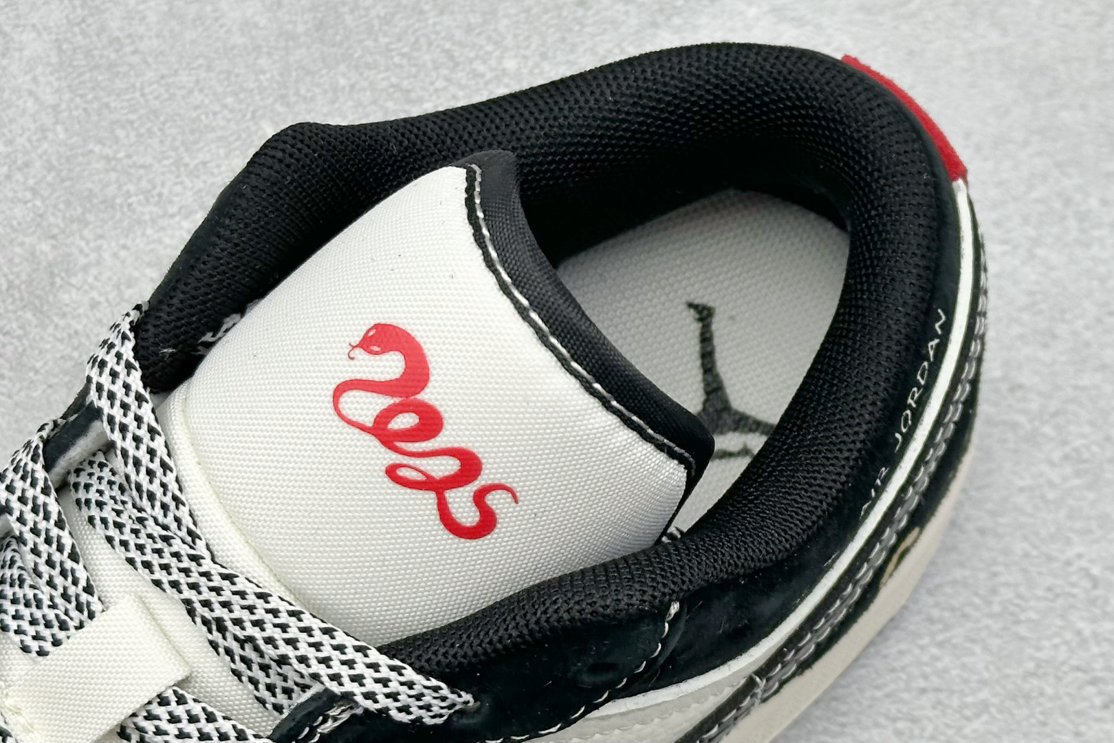福利特价 Air Jordan 1 Low 蛇年联名 高端定制 低帮复古篮球鞋#定制鞋盒 大厂纯原品质出