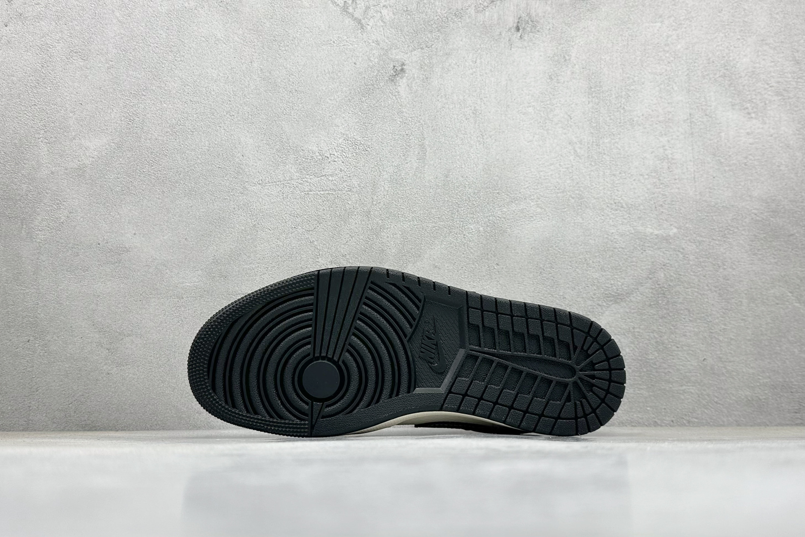 福利特价 Air Jordan 1 Low 蛇年联名 高端定制 低帮复古篮球鞋#定制鞋盒 大厂纯原品质出