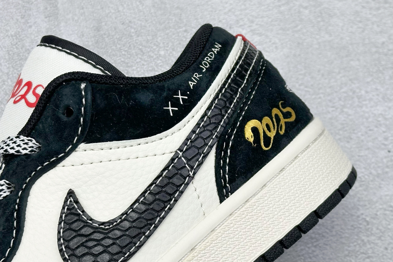 福利特价 Air Jordan 1 Low 蛇年联名 高端定制 低帮复古篮球鞋#定制鞋盒 大厂纯原品质出