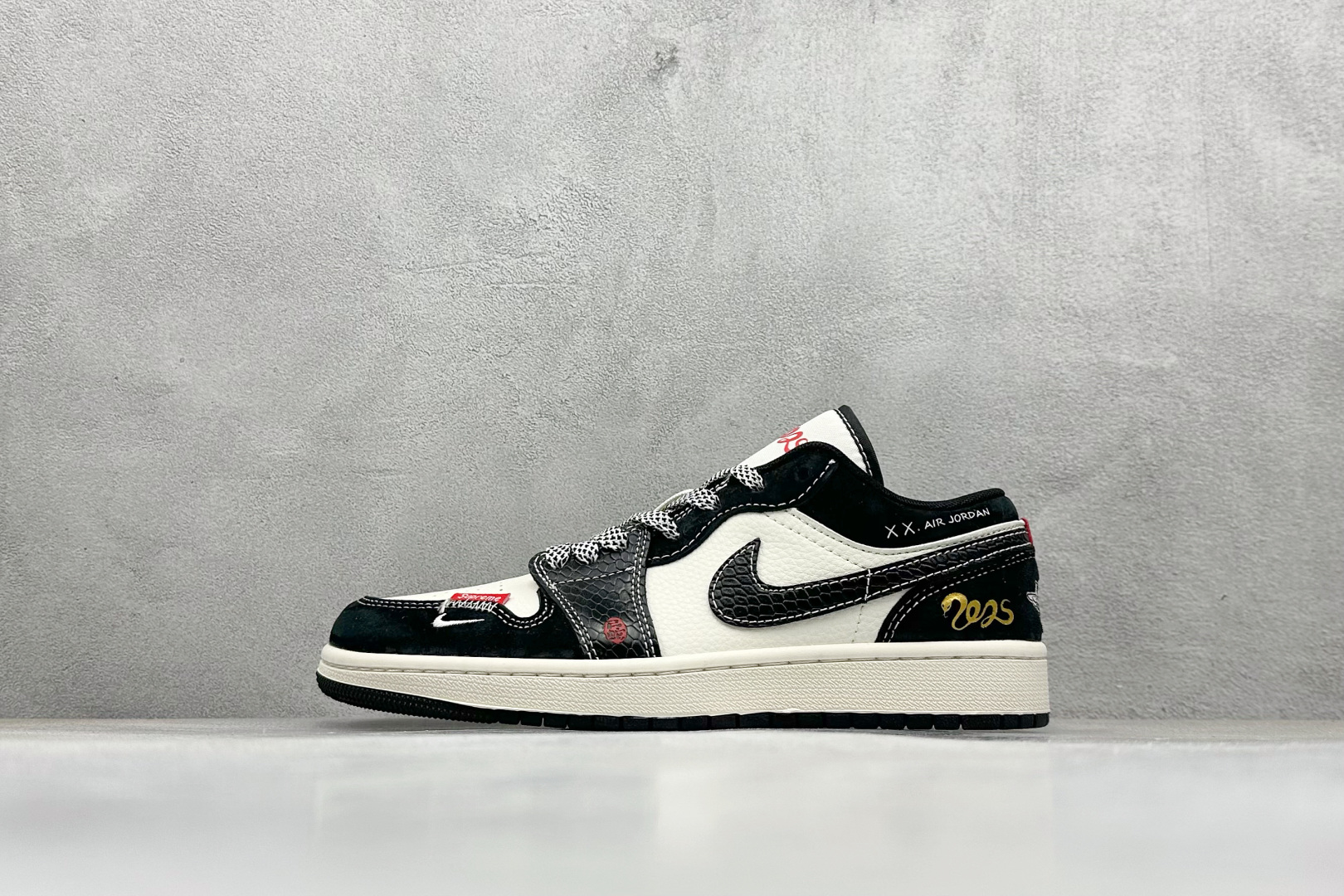 福利特价 Air Jordan 1 Low 蛇年联名 高端定制 低帮复古篮球鞋#定制鞋盒 大厂纯原品质出