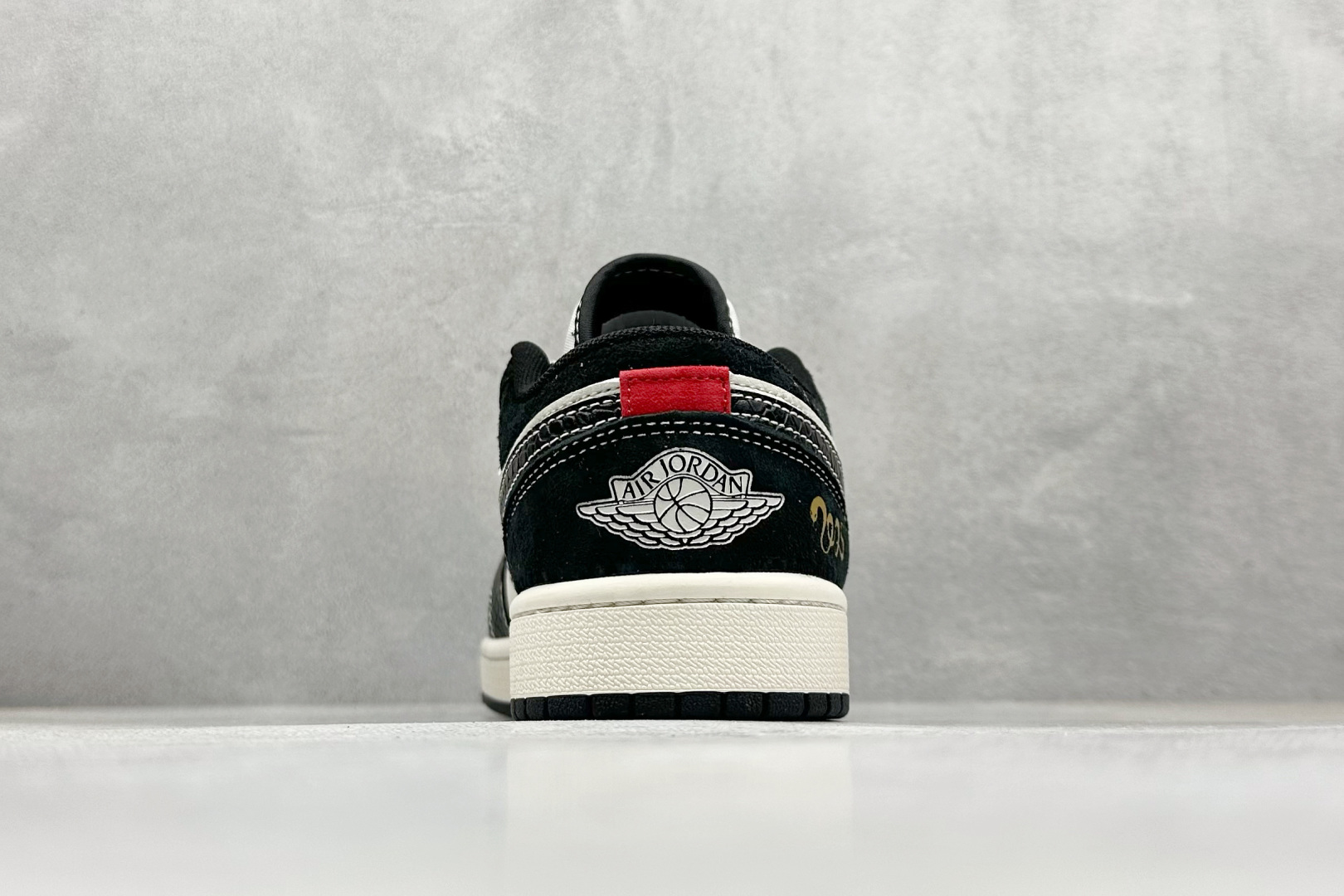 福利特价 Air Jordan 1 Low 蛇年联名 高端定制 低帮复古篮球鞋#定制鞋盒 大厂纯原品质出
