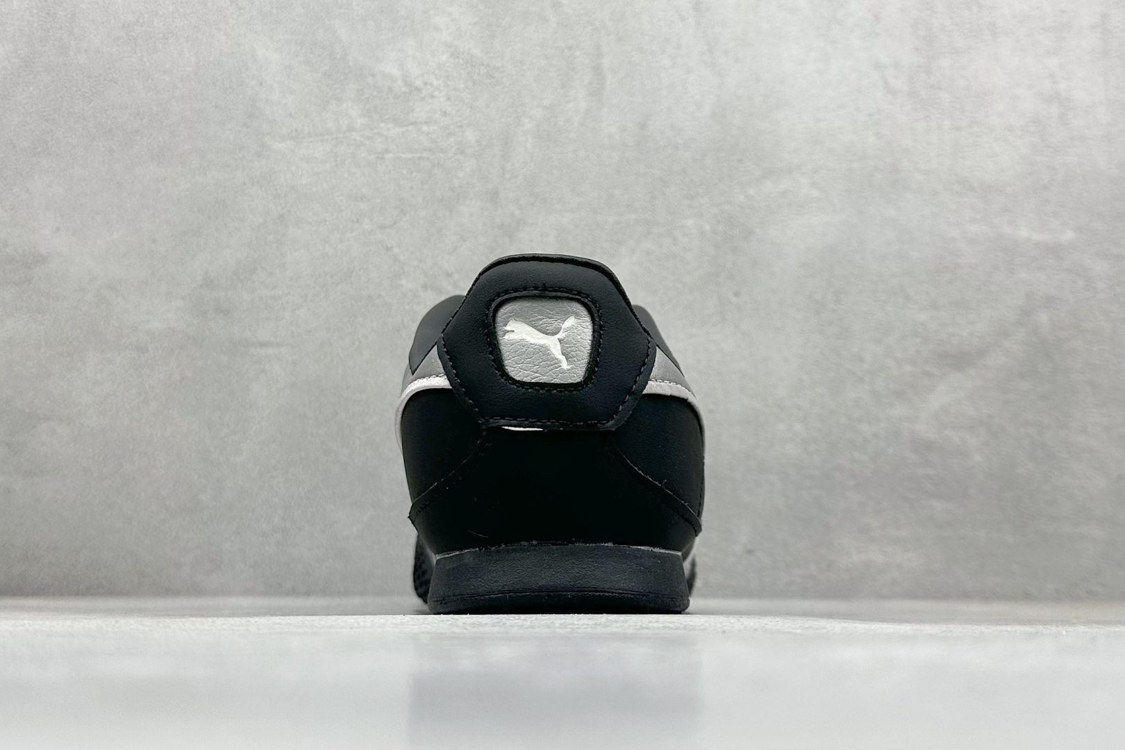 TG版PUMA Bella V2 Leather彪马 舒适 低帮生活休闲德训薄底鞋 404043-01